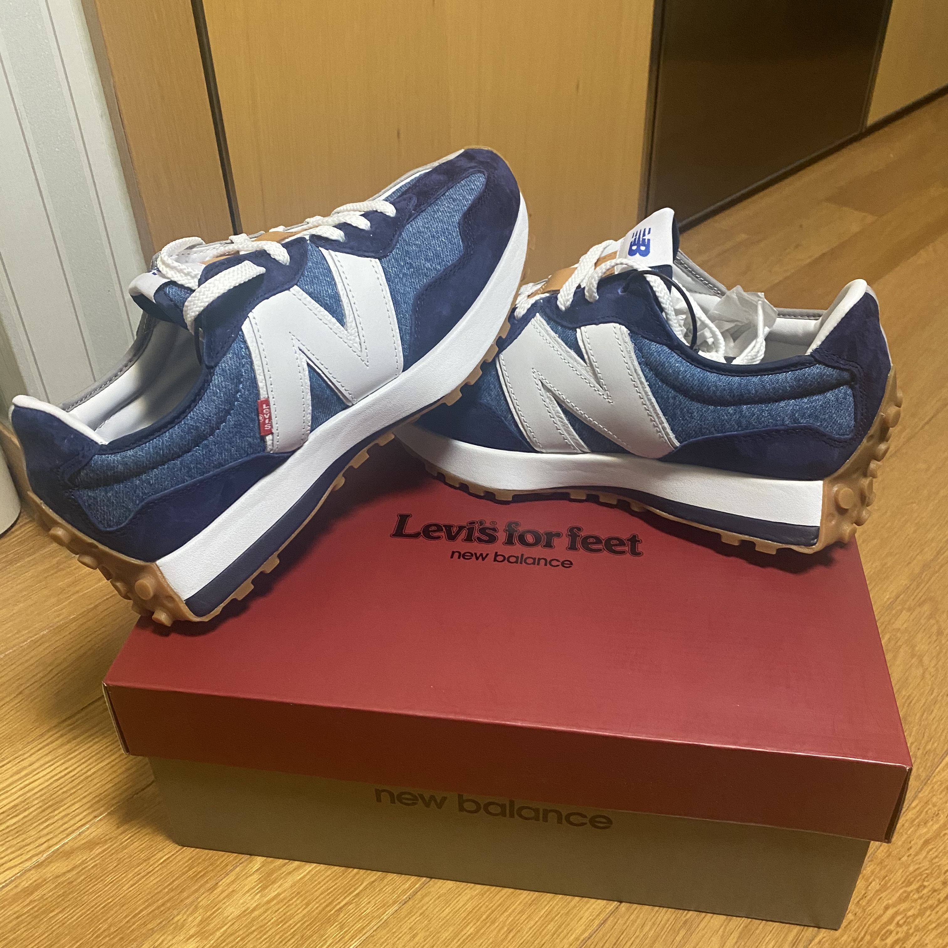 New Balance x Levi's 327 Navy (Levi's Tag) 착용 스타일 - 3