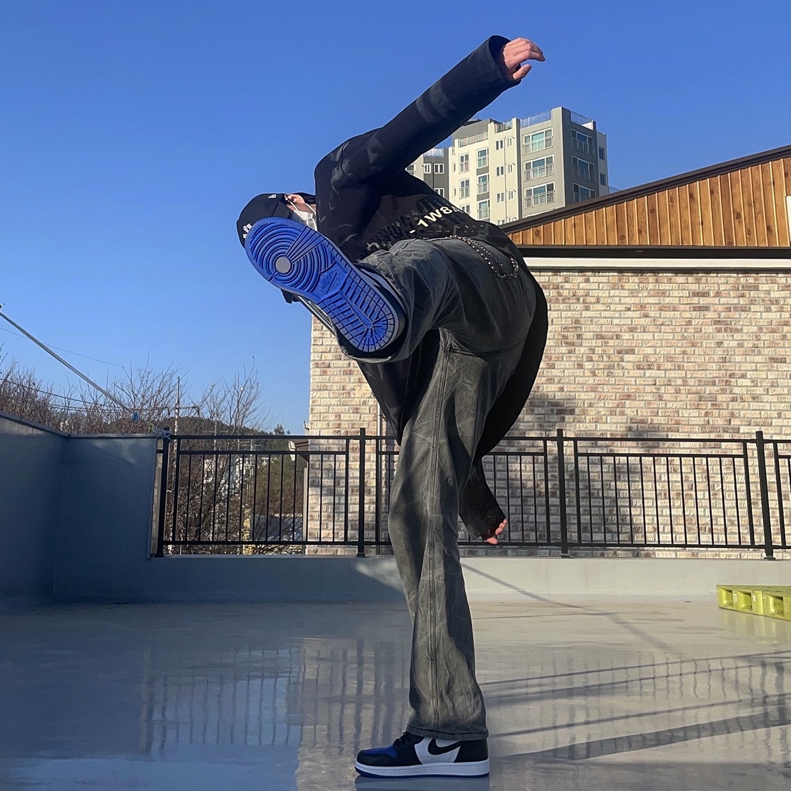 Jordan 1 Retro High OG Royal Toe 착용 스타일