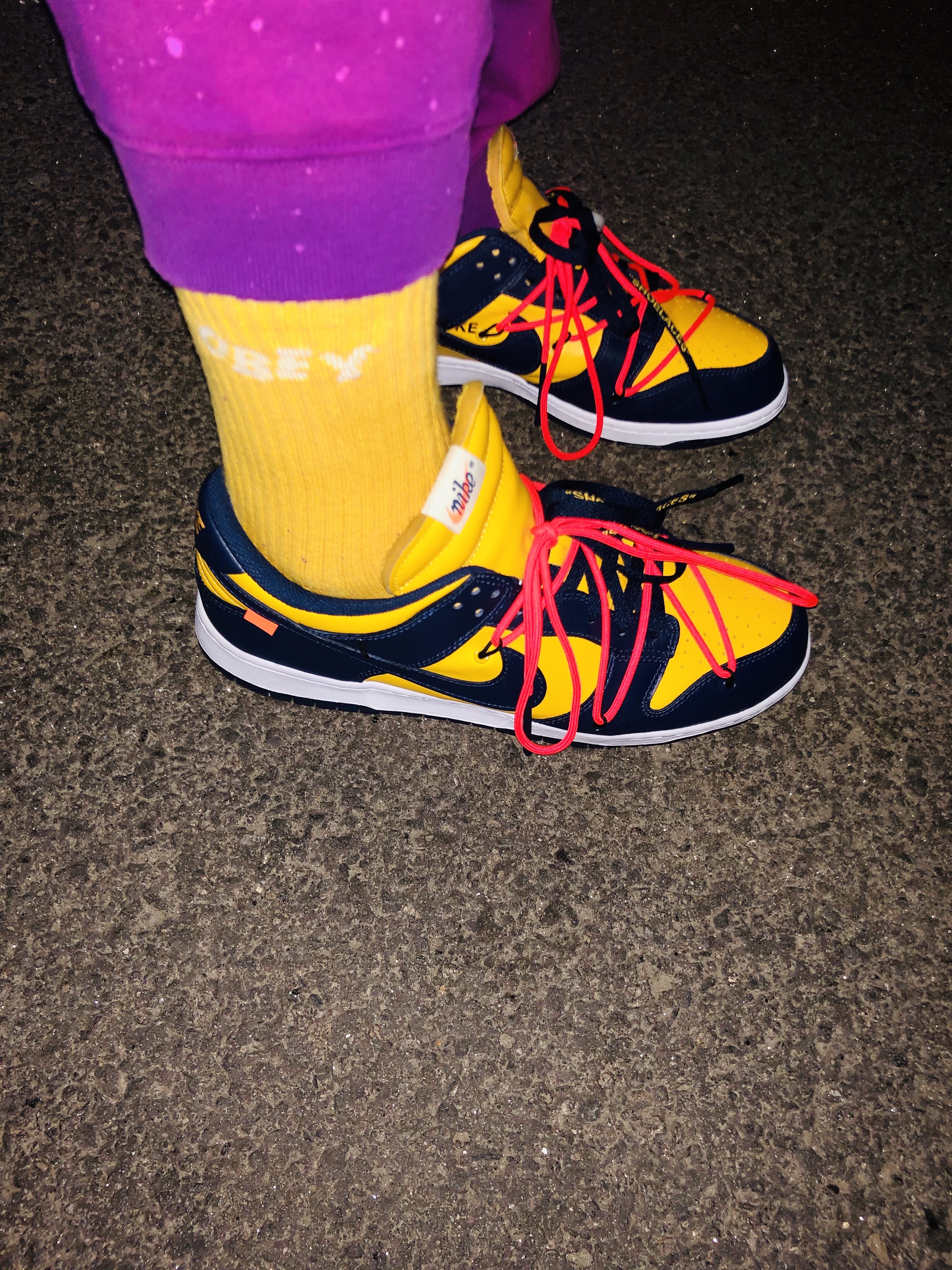 Nike x Off-White Dunk Low University Gold Midnight Navy 착용 스타일 - 4