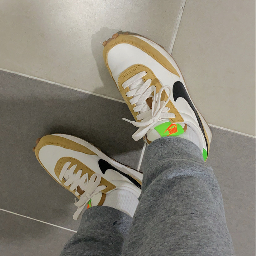 (W) Nike Daybreak Wheat 착용 스타일