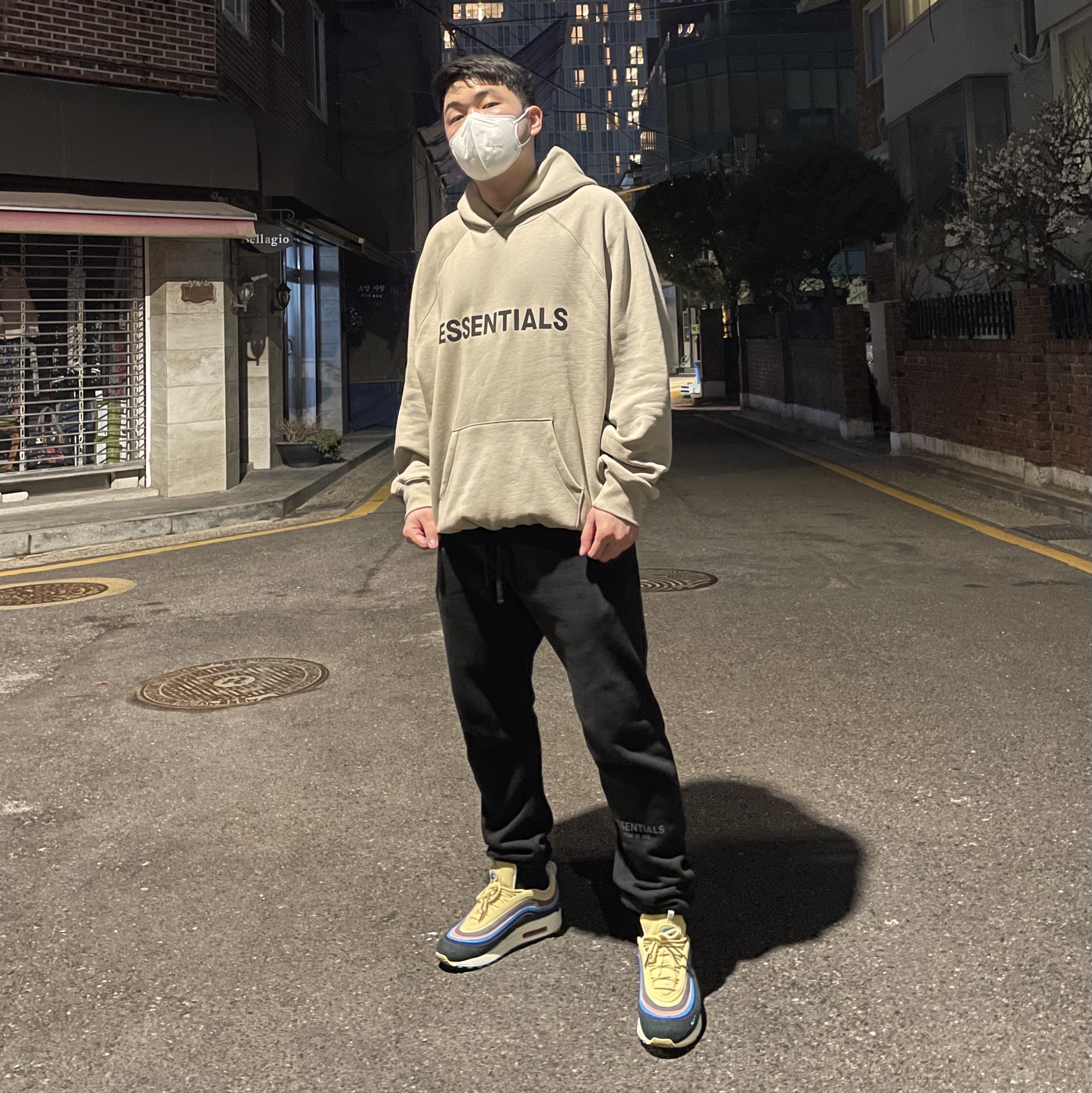 Nike x Sean Wotherspoon Air Max 1/97, Essentials Sweatpants Dark Slate/Black 2020 착용 스타일