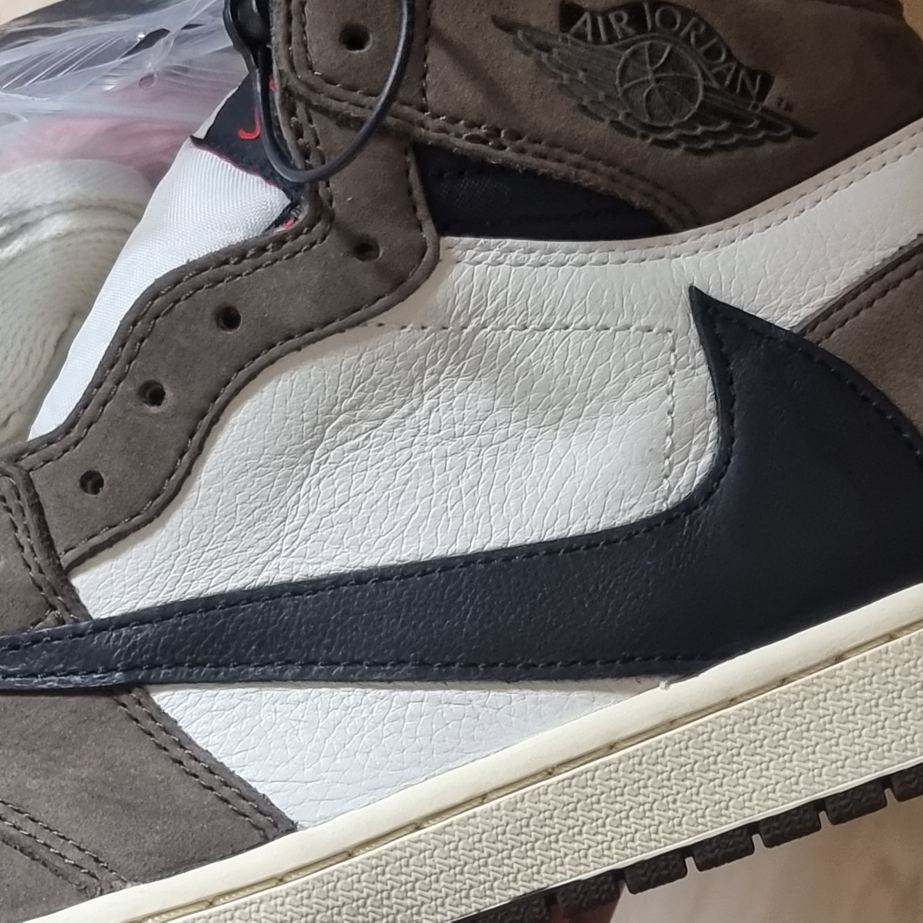 Jordan 1 x Travis Scott Retro High OG SP Mocha 착용 스타일