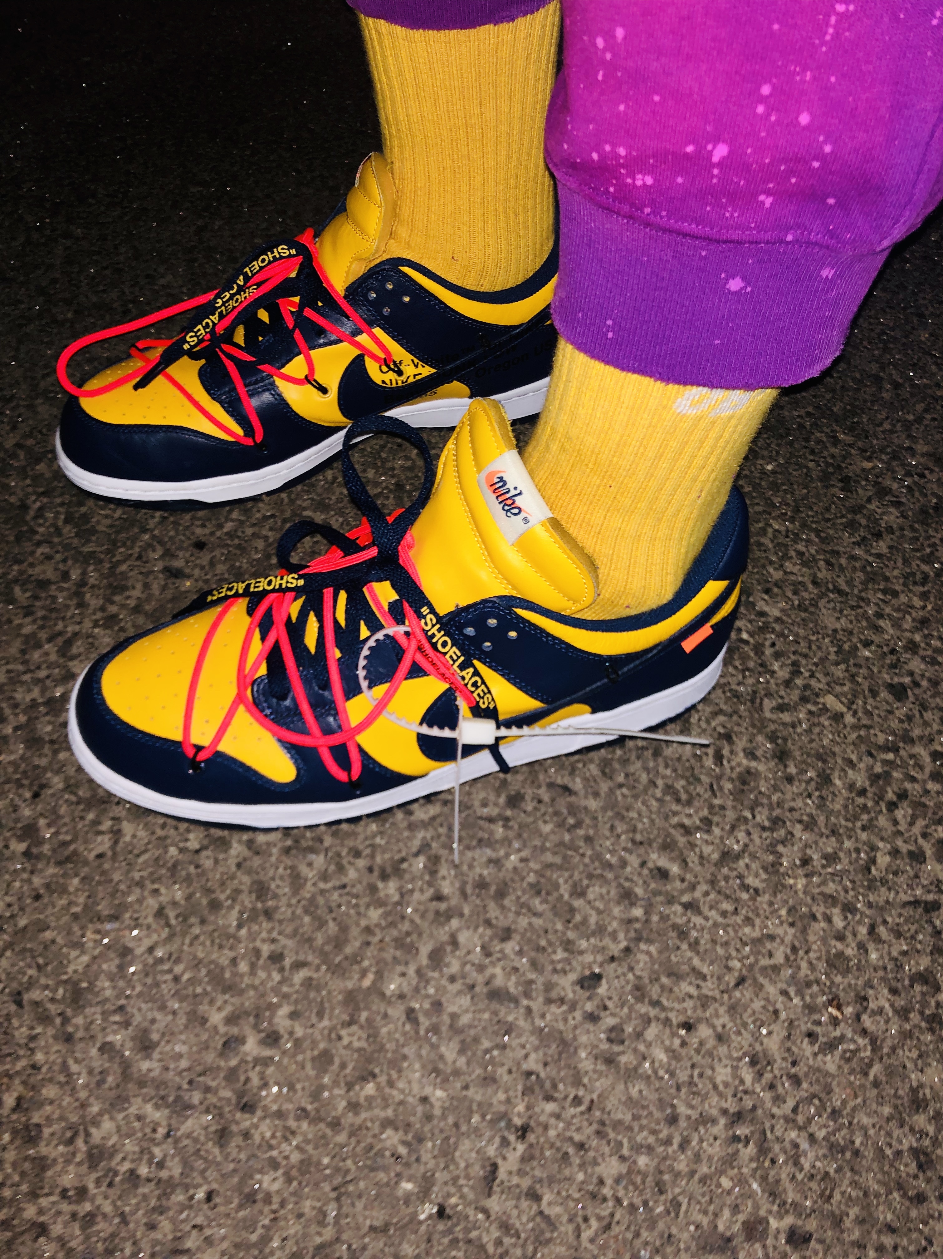 Nike x Off-White Dunk Low University Gold Midnight Navy 착용 스타일 - 5