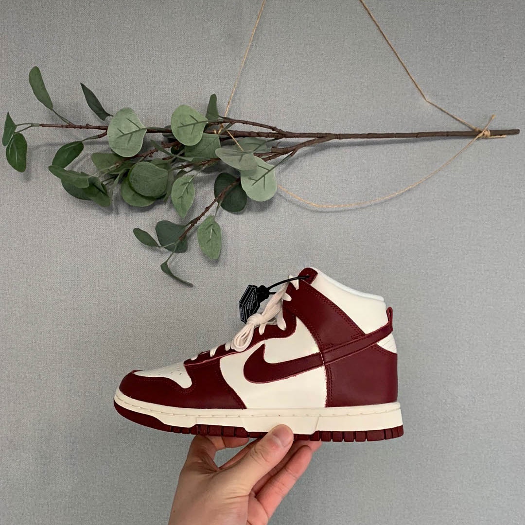 (W) Nike Dunk High Team Red 착용 스타일 - 1