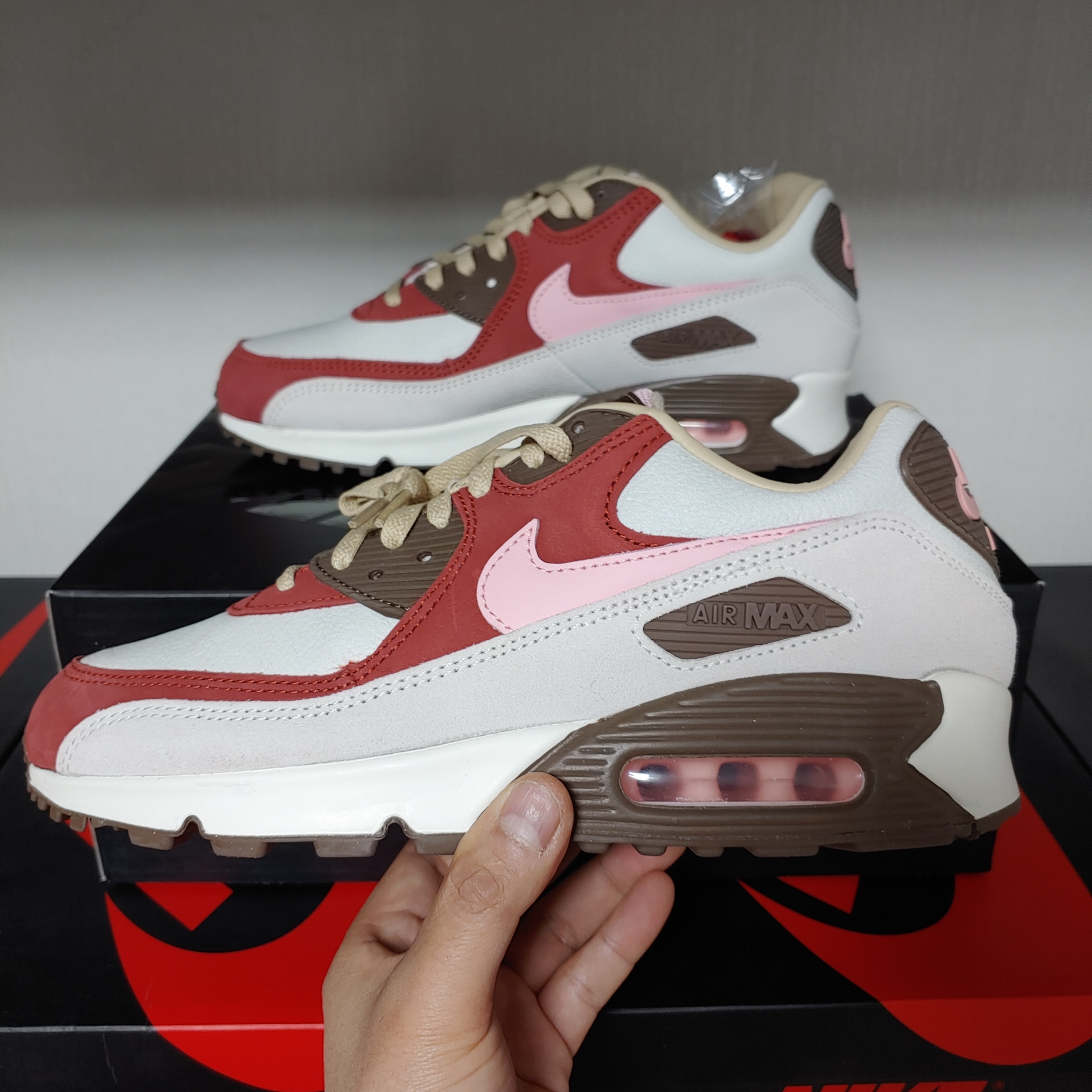 Nike Air Max 90 NRG Bacon 착용 스타일