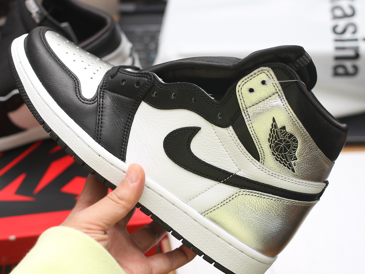 (W) Jordan 1 Retro High OG Silver Toe 착용 스타일 - 1