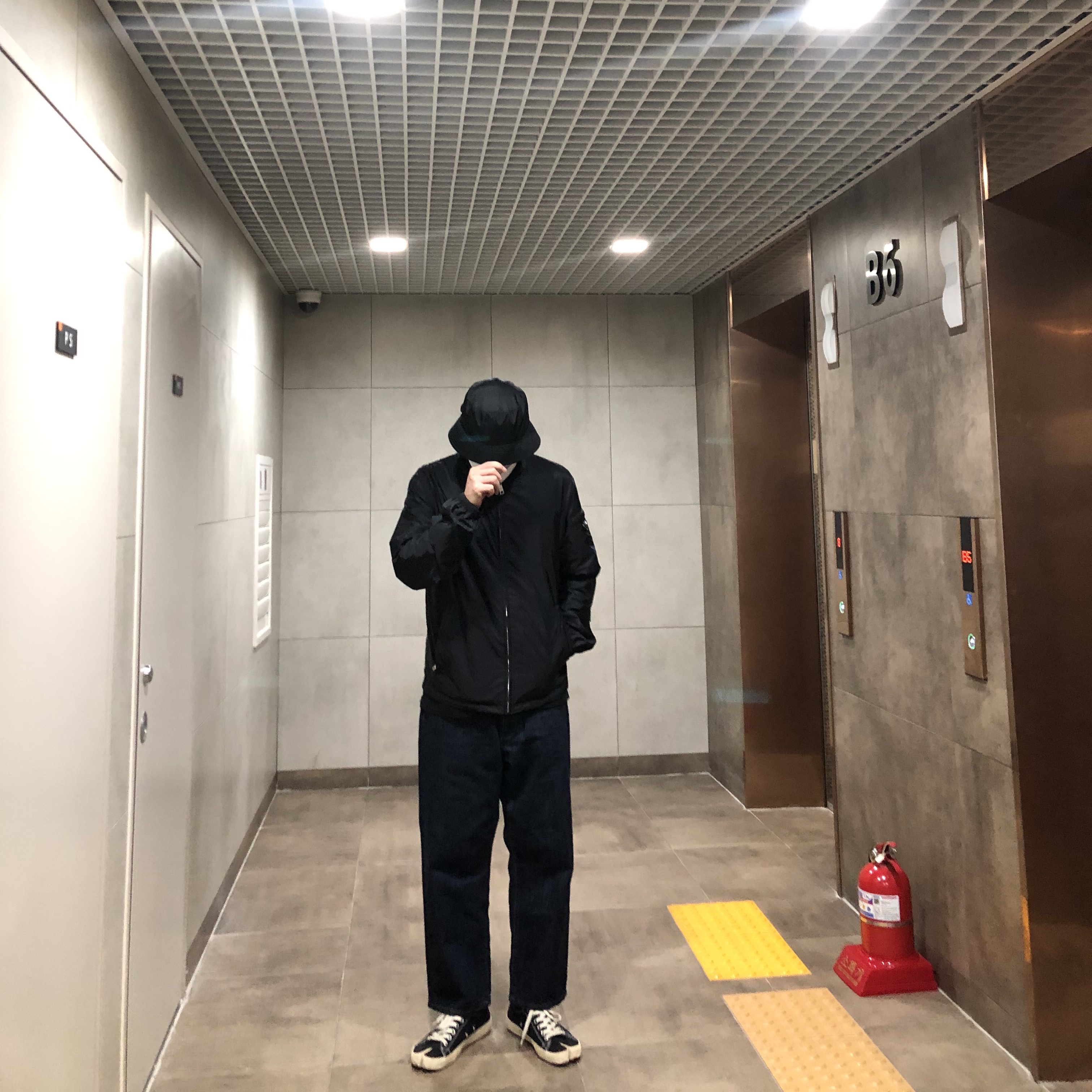 Maison Margiela Tabi Low Black 착용 스타일 - 3