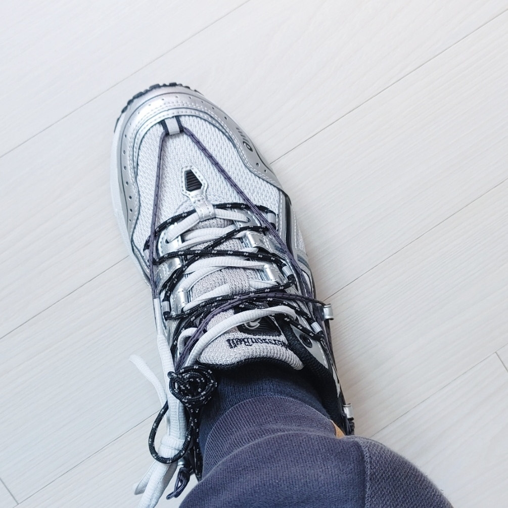 Asics x Andersson Bell Gel-1090 Glacier Grey Silver 착용 스타일 - 4