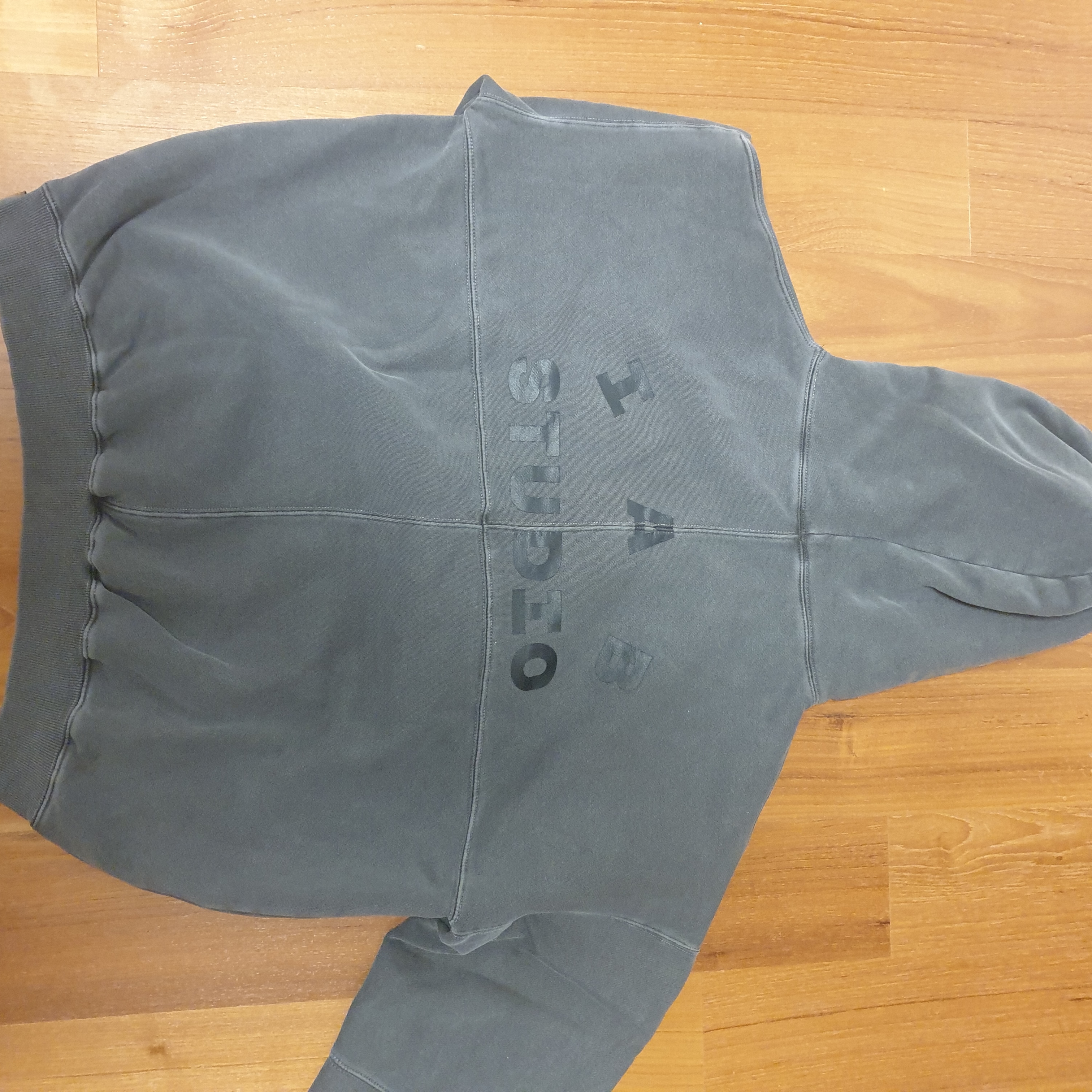 IAB Studio Blocked Pigment Hoodie Black 착용 스타일 - 2