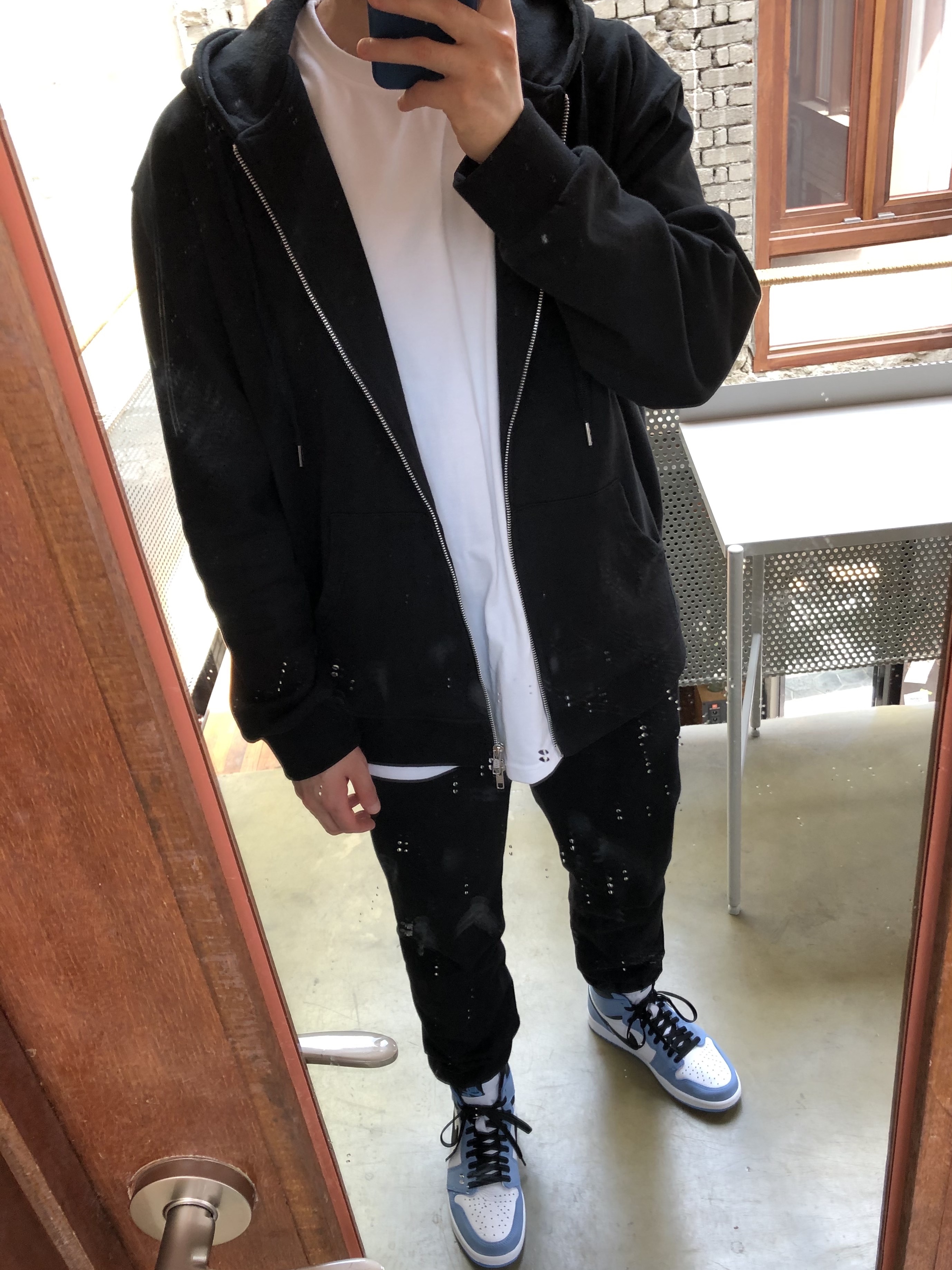 Jordan 1 Retro High OG University Blue 착용 스타일