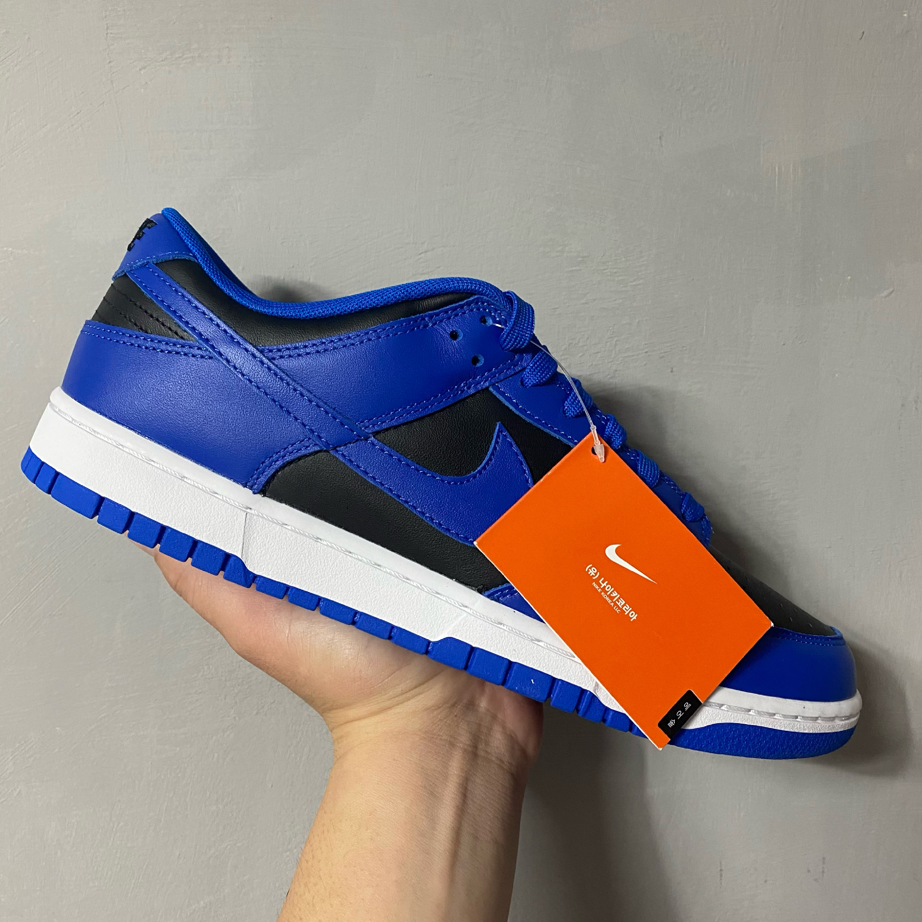 Nike Dunk Low Retro Hyper Cobalt 착용 스타일