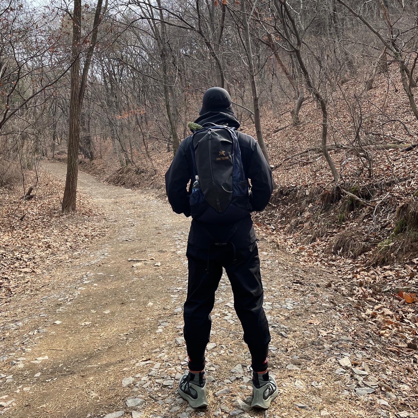 Palace x Arc'teryx Sinsolo Hat Black - 20FW 착용 스타일 - 4