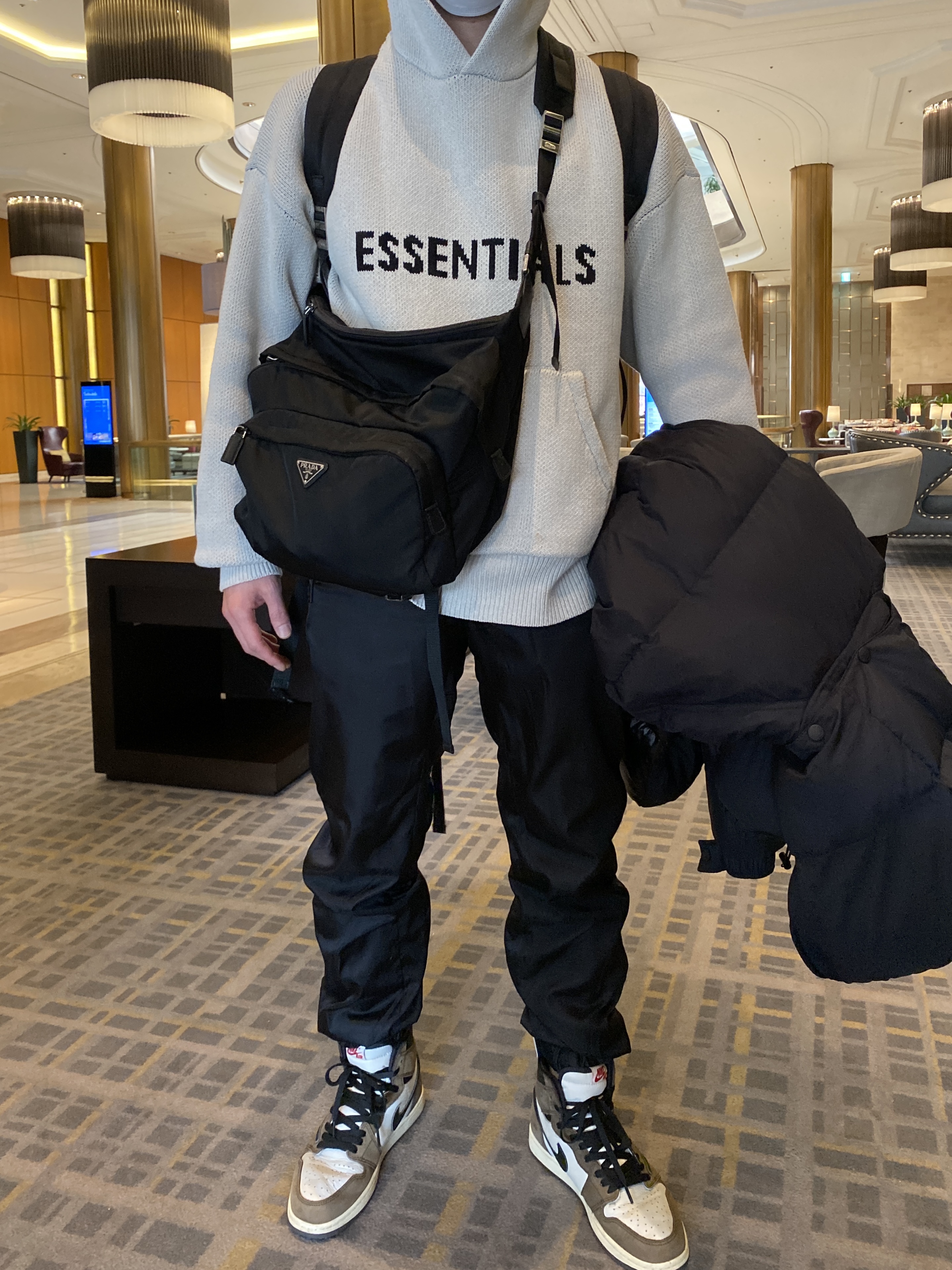 Essentials Knit Hoodie Oatmeal - 20FW, Jordan 1 x Travis Scott Retro High OG SP Mocha 착용 스타일