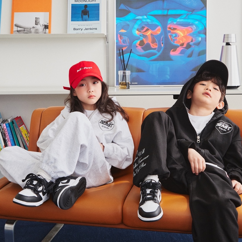 (GS) Nike Dunk Low Black 착용 스타일 - 1