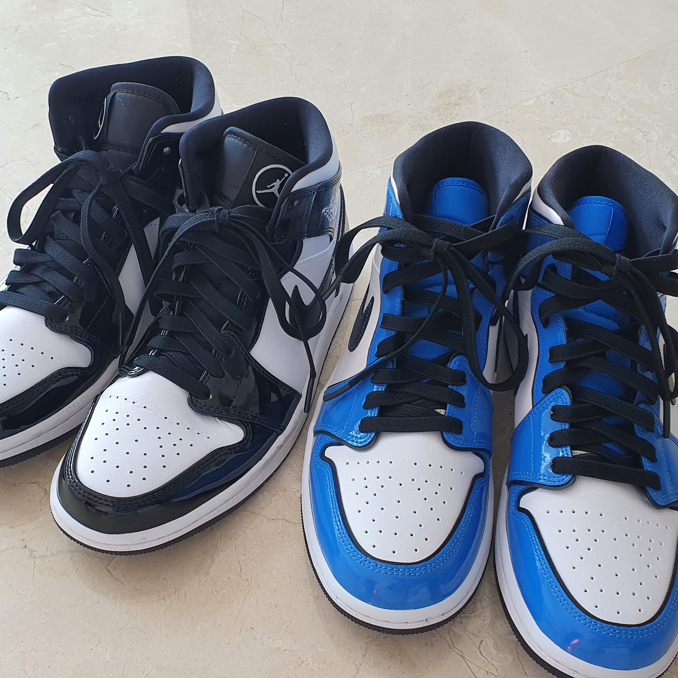 Jordan 1 Mid SE Signal Blue 착용 스타일 - 3