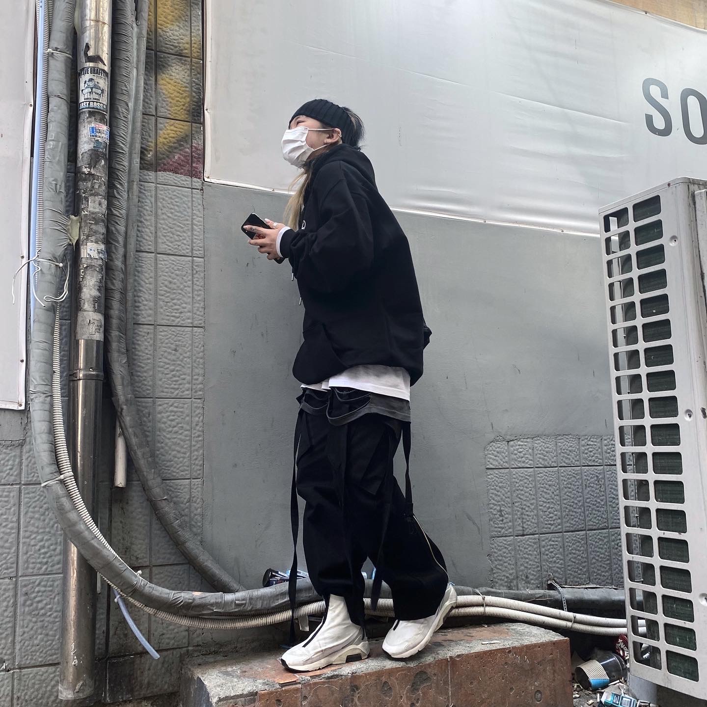 Nike x Ambush Air Max 180 High White 착용 스타일 - 2