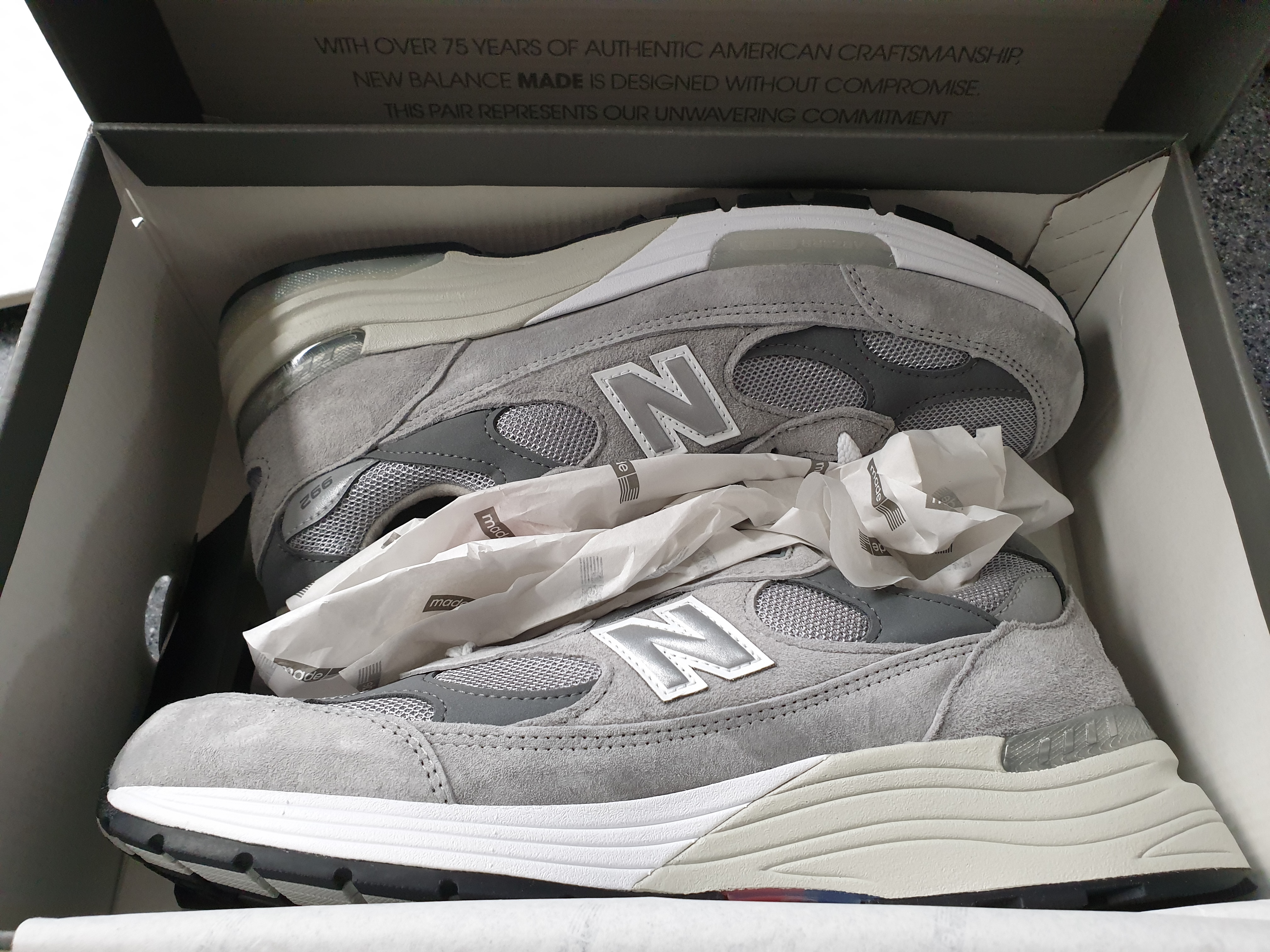 New Balance 992 Made in USA Grey - D Standard 착용 스타일
