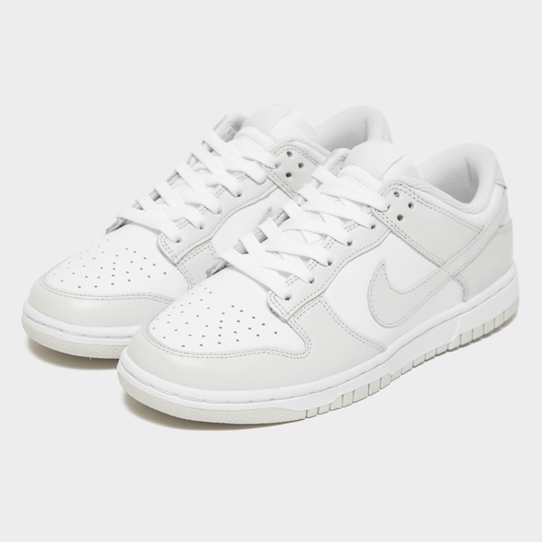 (W) Nike Dunk Low Photon Dust, Nike Dunk High Retro Vast Grey 착용 스타일 - 2