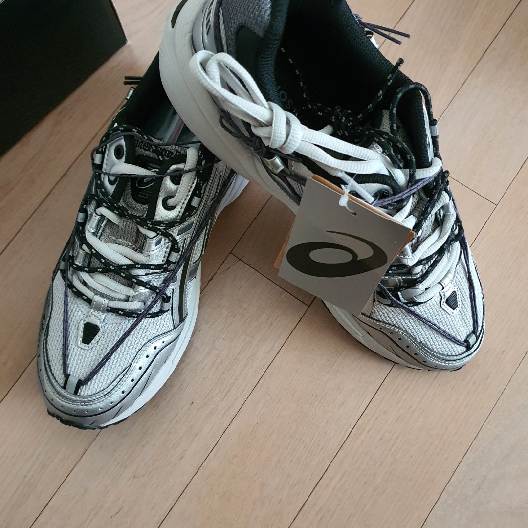 Asics x Andersson Bell Gel-1090 Glacier Grey Silver 착용 스타일 - 3
