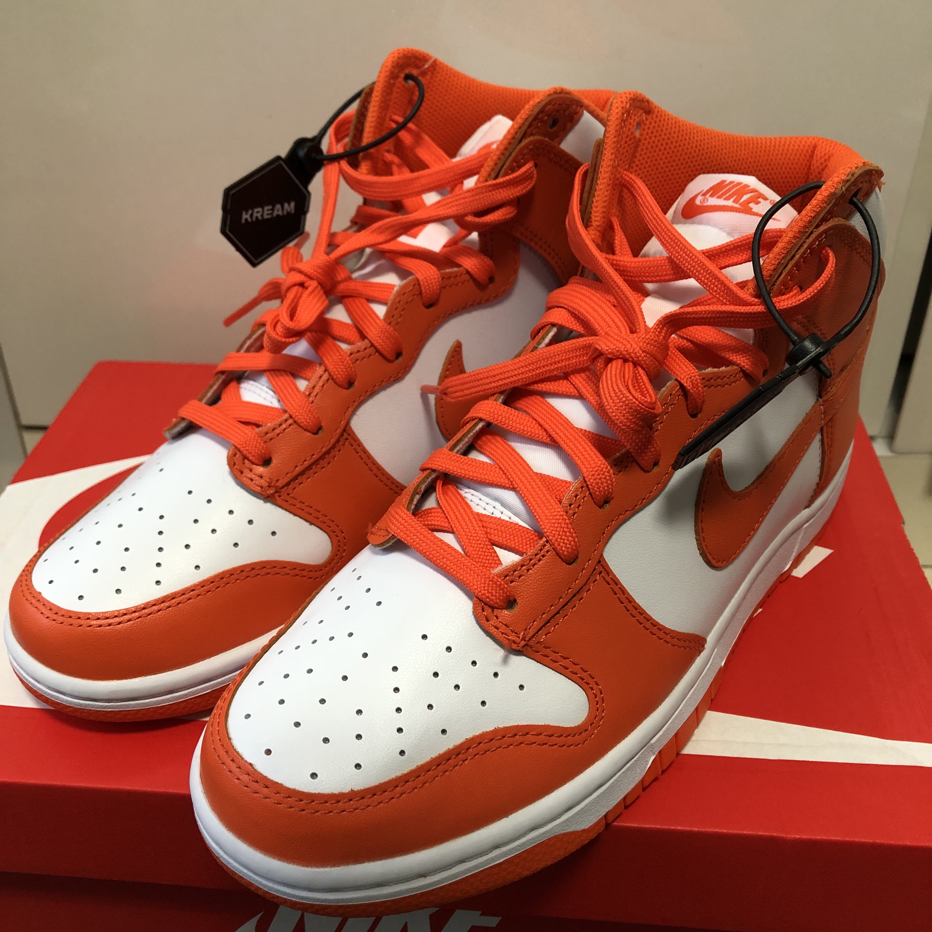 Nike Dunk High Retro Orange Blaze 착용 스타일 - 1