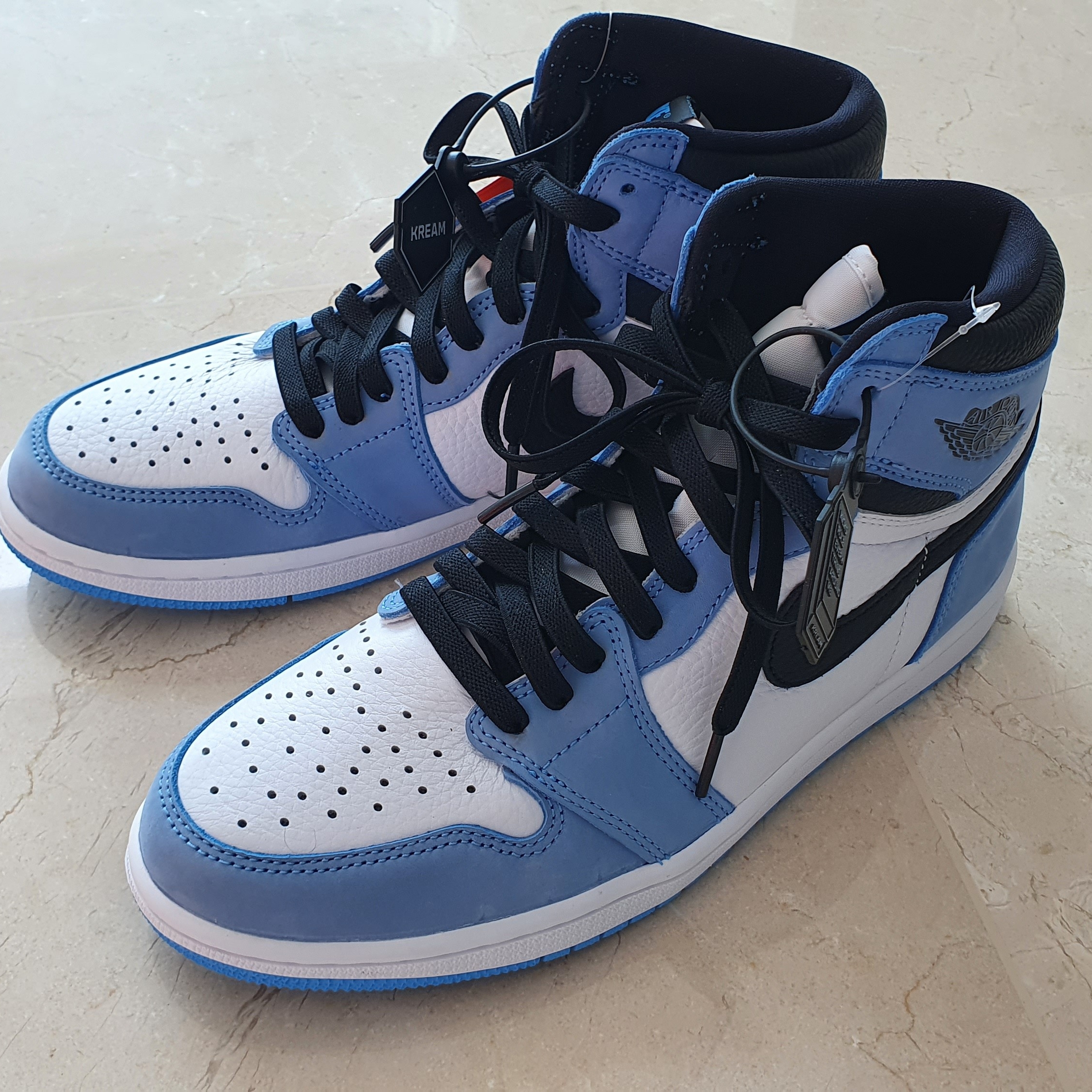 Jordan 1 Retro High OG University Blue 착용 스타일