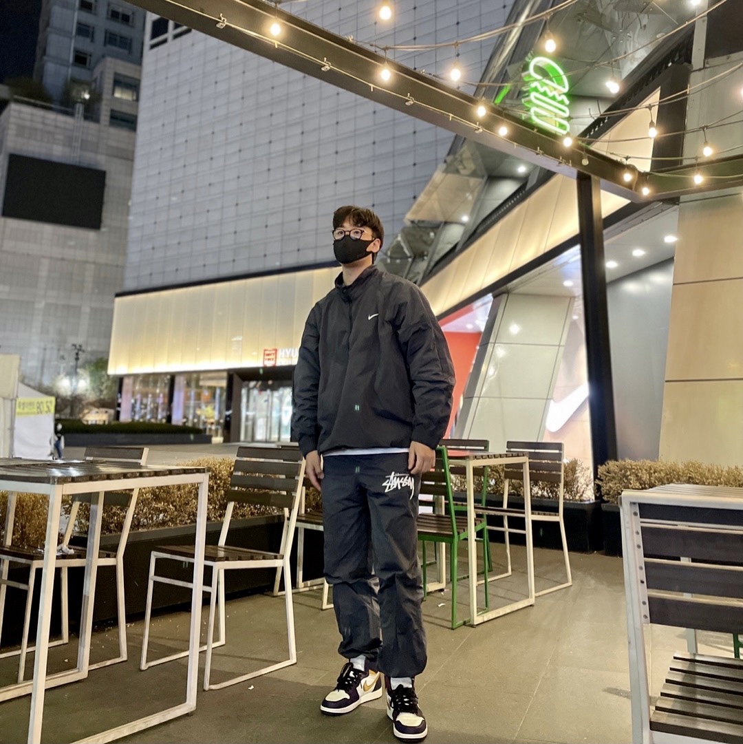 Nike x Stussy Windrunner Jacket Off Noir, Nike x Stussy Beach Pants Off Noir 착용 스타일 - 1