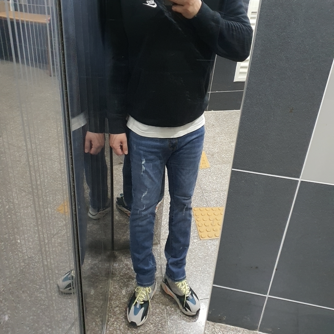 Adidas Yeezy Boost 700 Wave Runner Solid Grey 2017/2019 착용 스타일 - 2