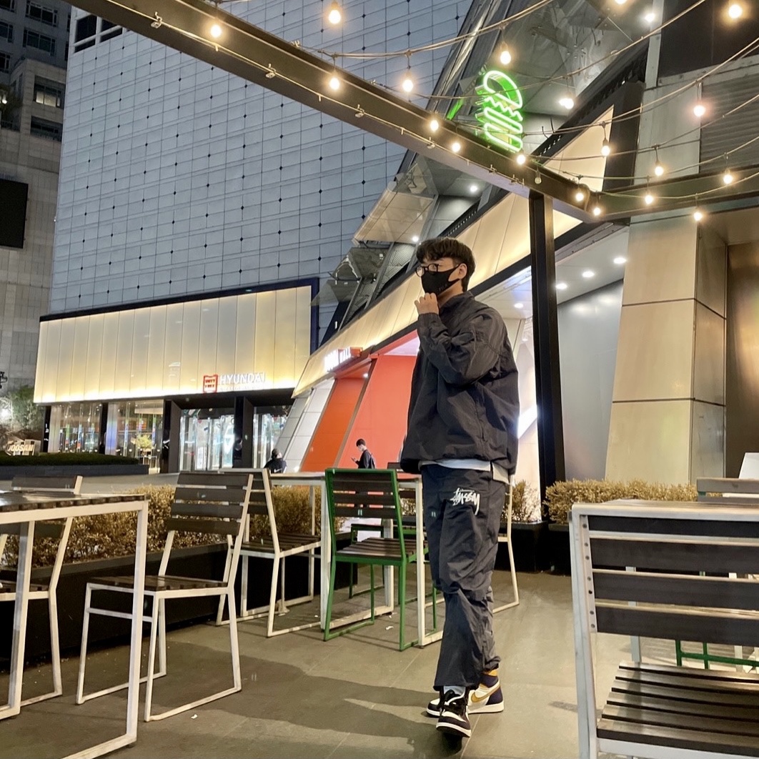 Nike x Stussy Windrunner Jacket Off Noir, Nike x Stussy Beach Pants Off Noir 착용 스타일 - 2