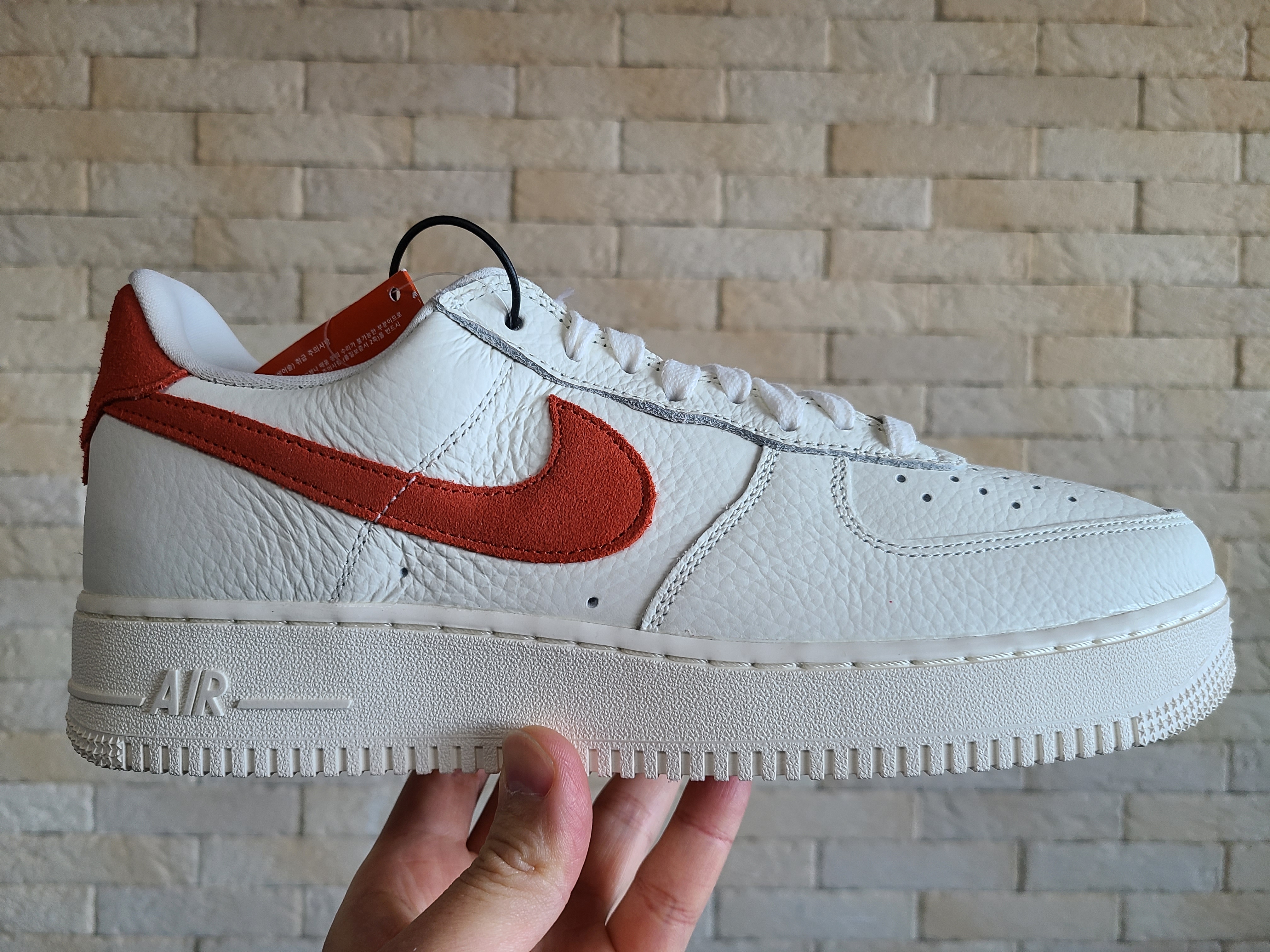 Nike Air Force 1 '07 Craft Mantra Orange 착용 스타일 - 2