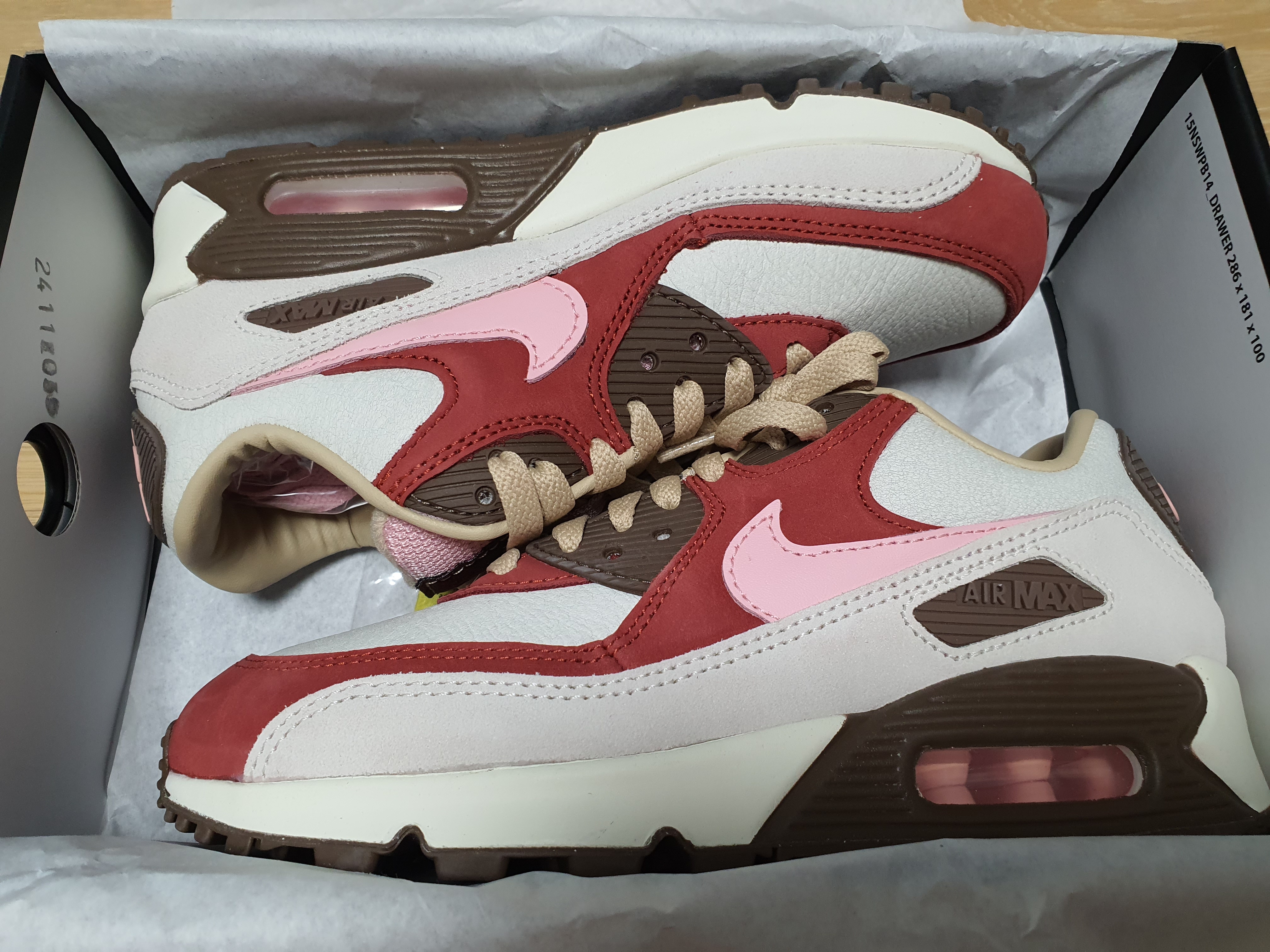 Nike Air Max 90 NRG Bacon 착용 스타일