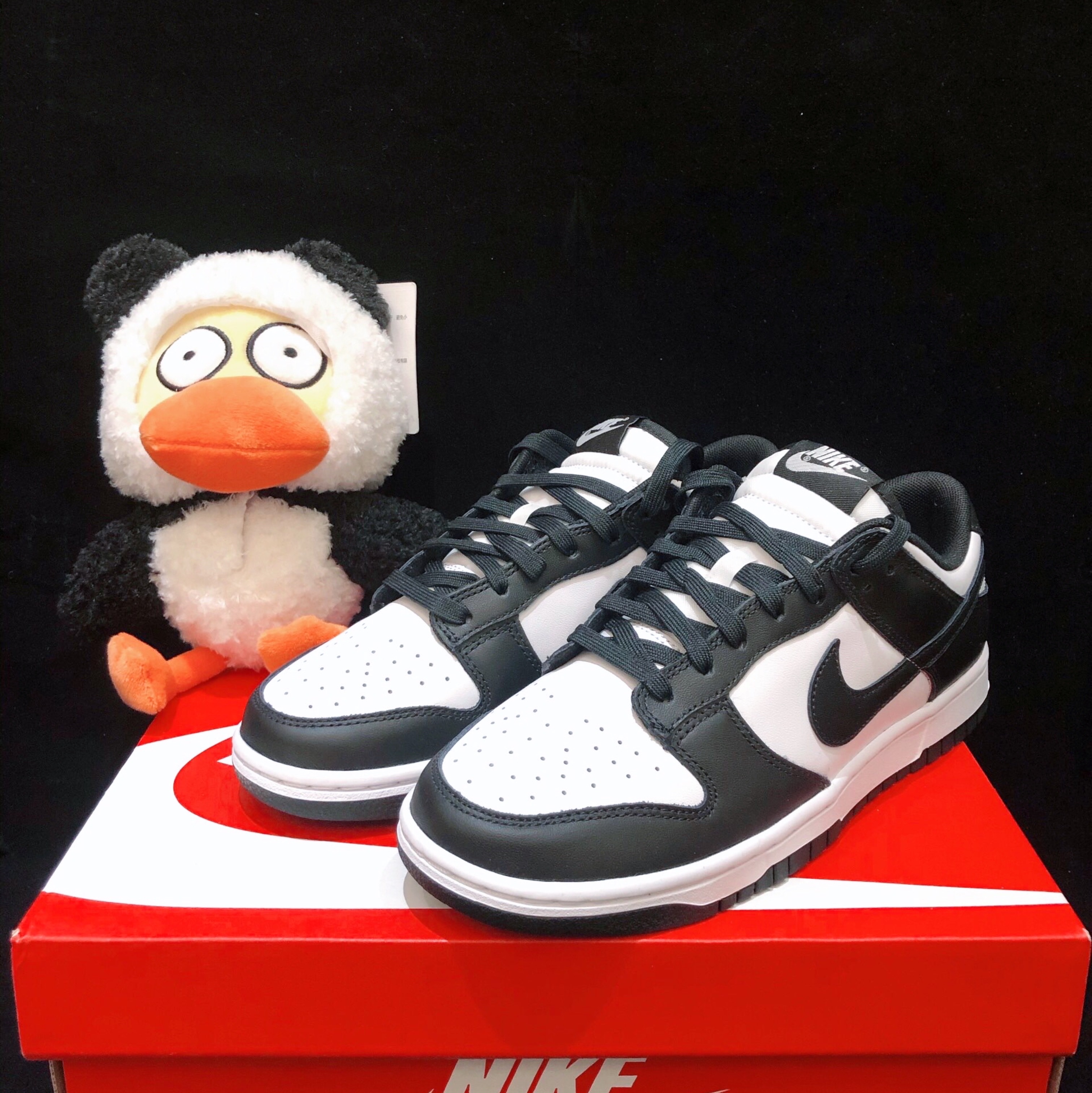 (W) Nike Dunk Low Black 착용 스타일 - 1