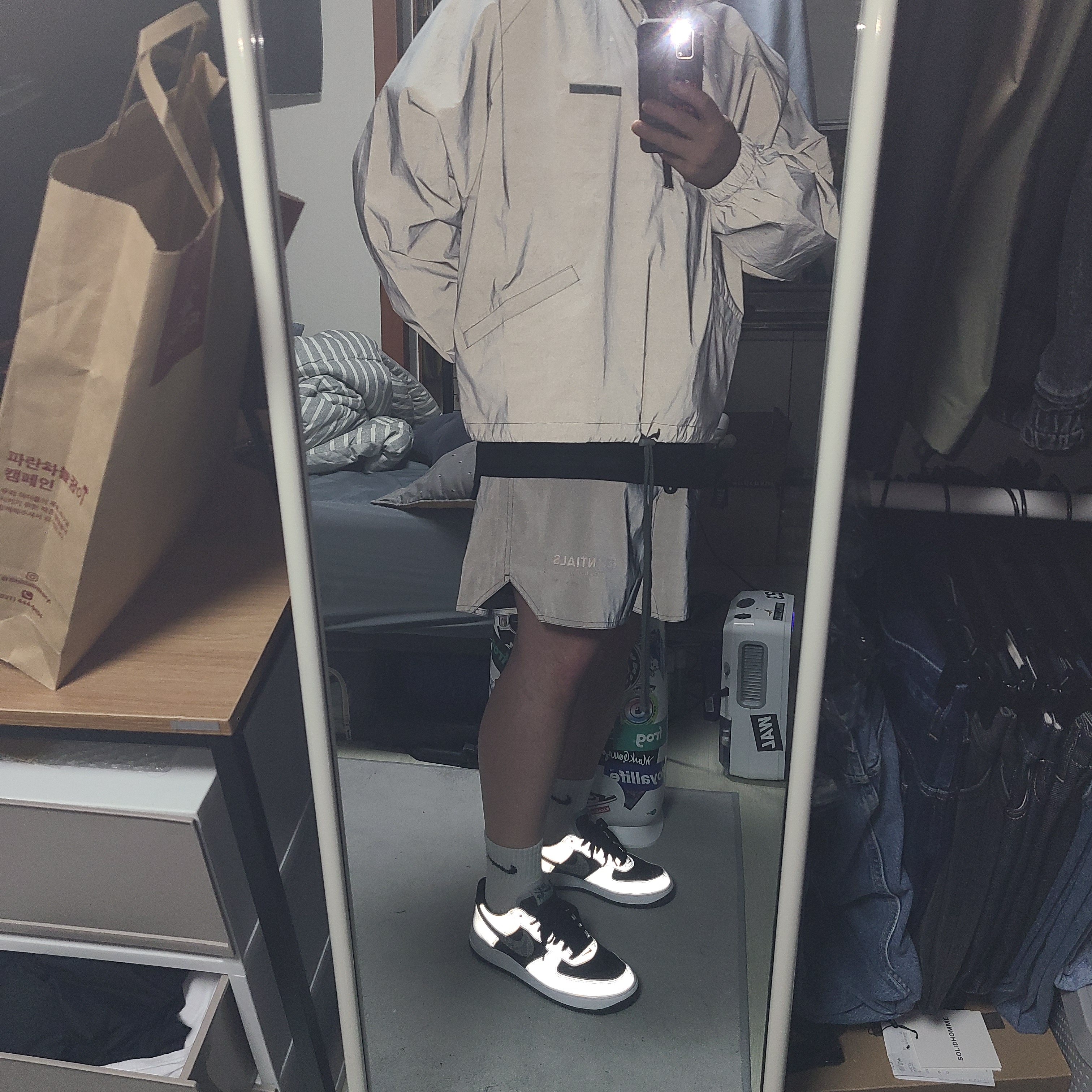 Essentials Volley Shorts Black Reflective - 20SS, Essentials Track Jacket Silver Reflective - 20SS 착용 스타일