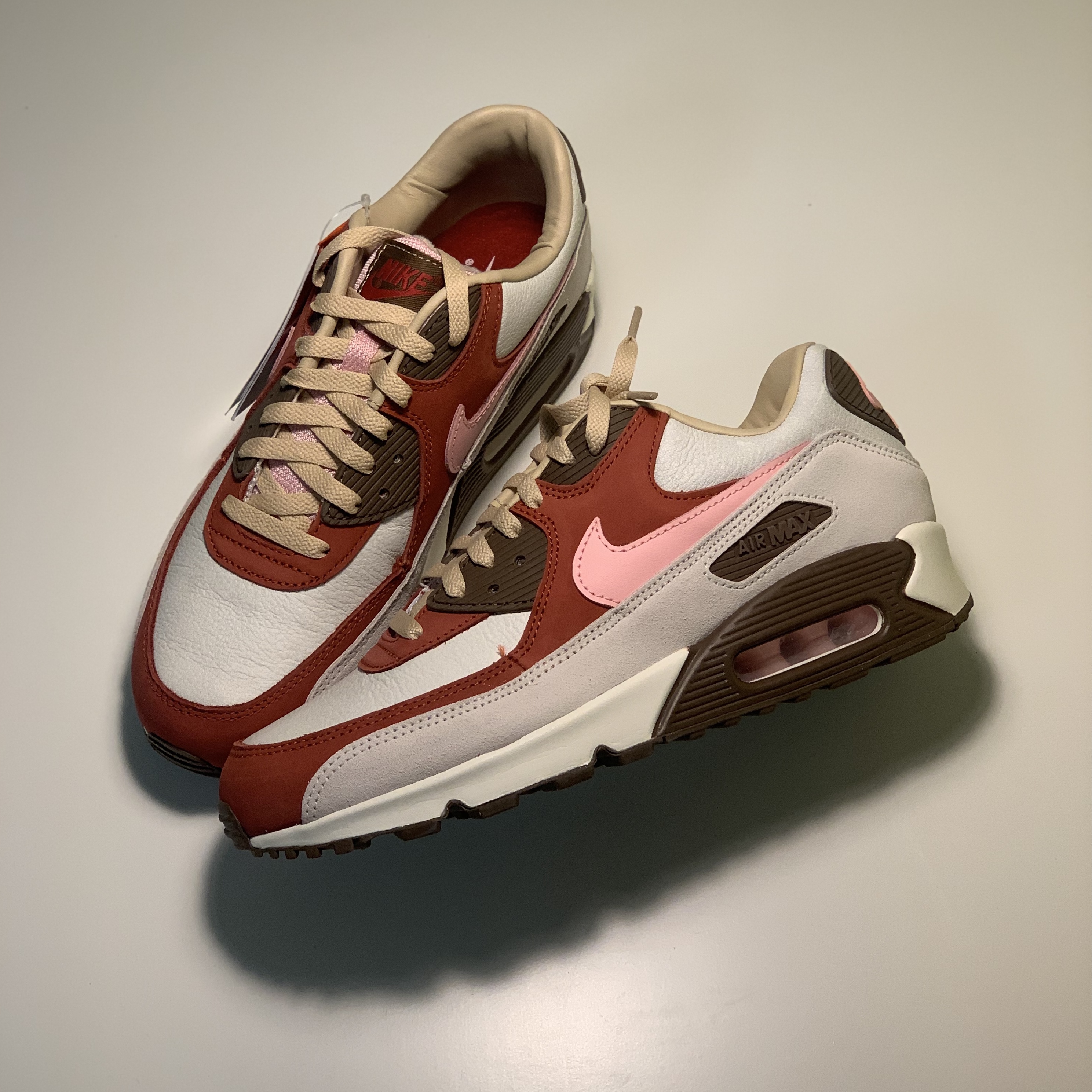 Nike Air Max 90 NRG Bacon 착용 스타일