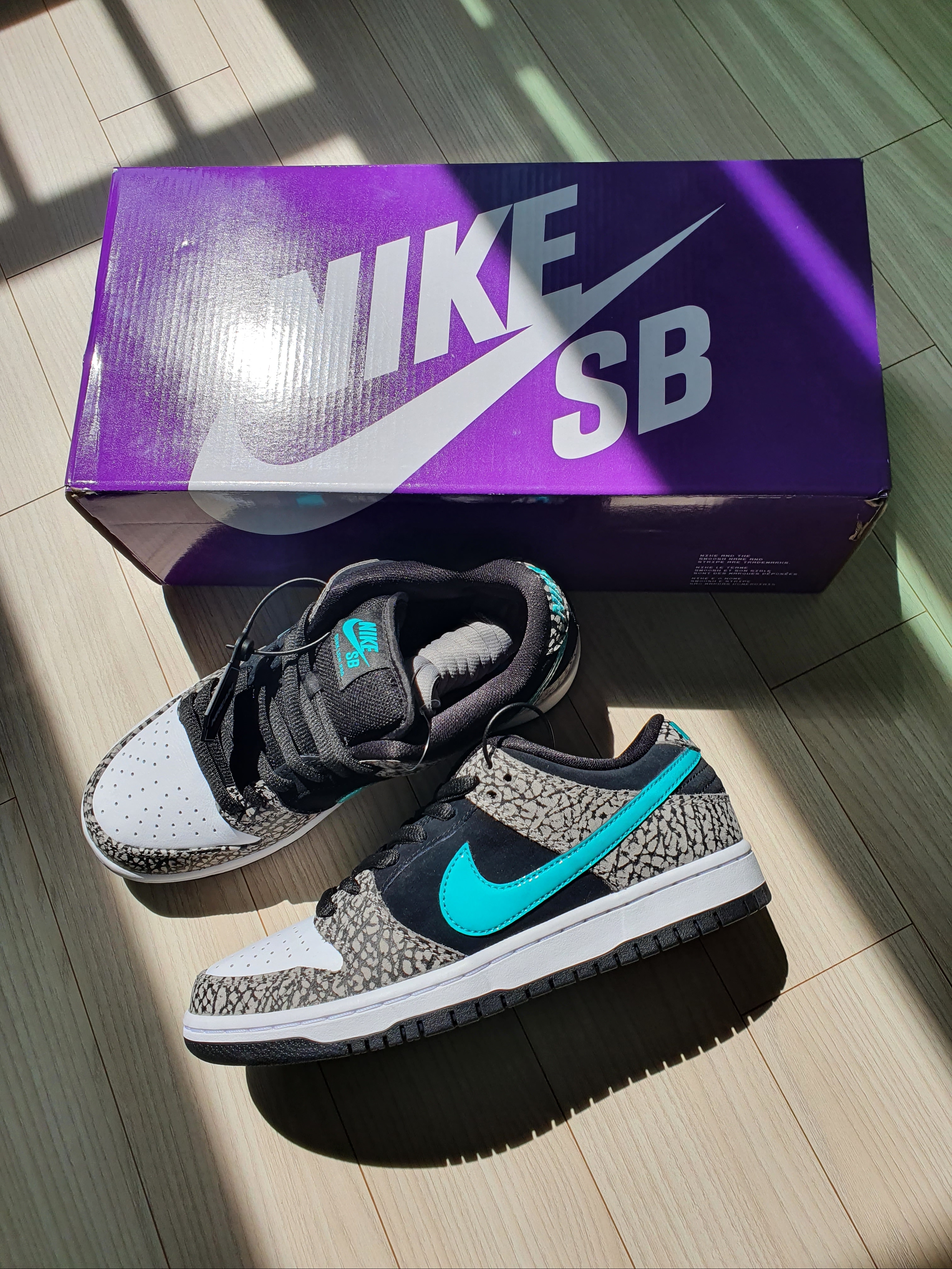 Nike SB Dunk Low Pro Clear Jade 착용 스타일