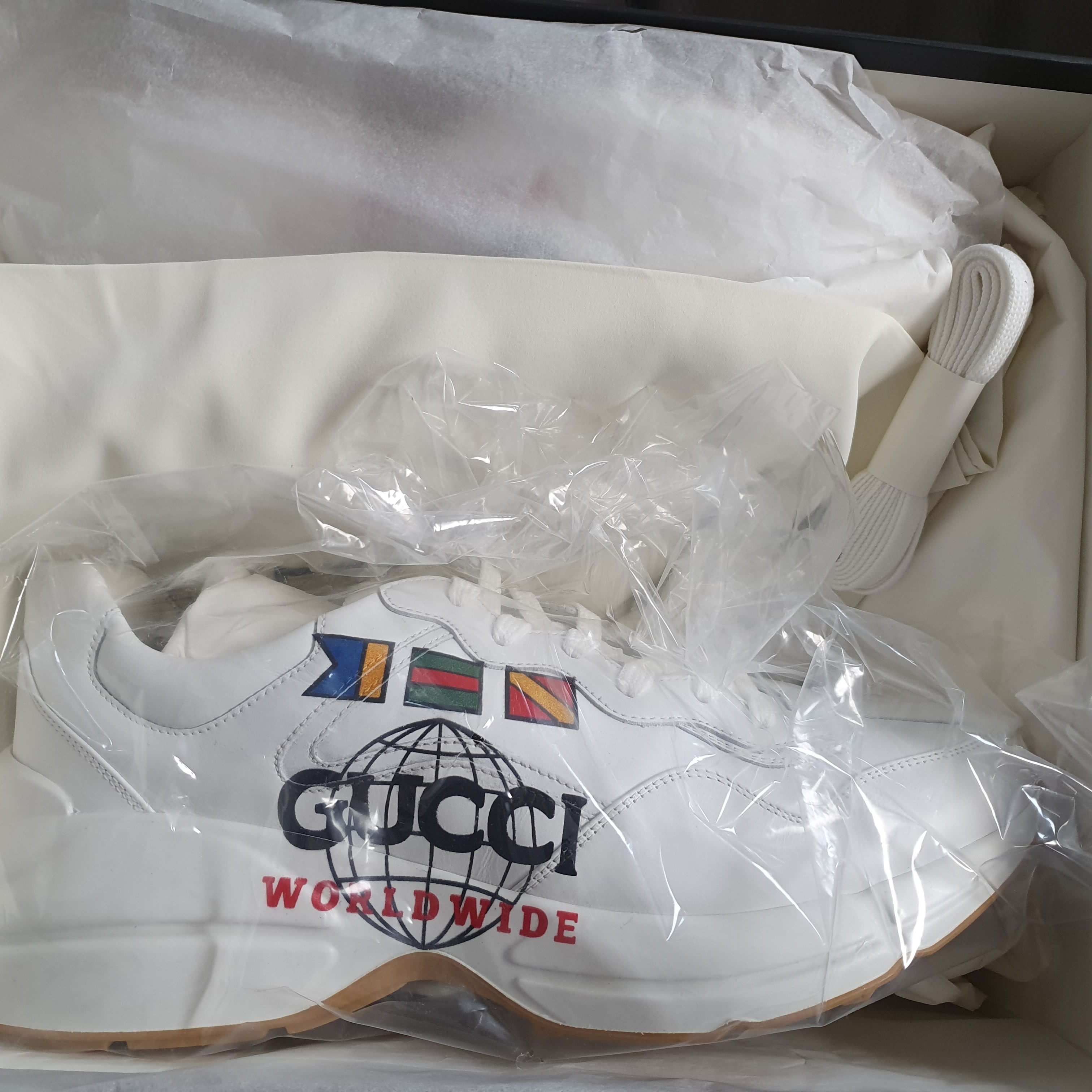 Gucci Rhyton Worldwide White 착용 스타일 - 1