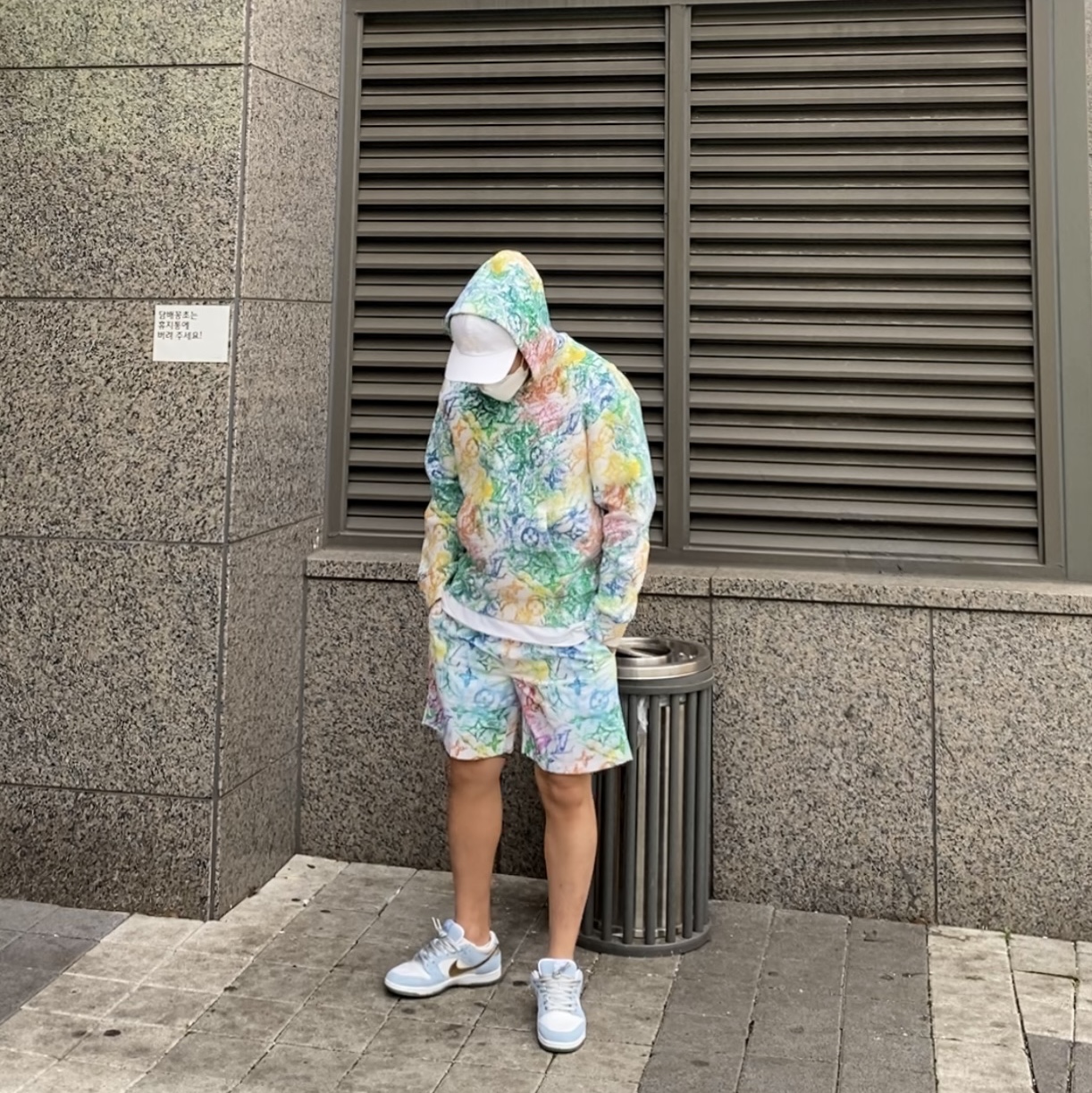 Nike x Sean Cliver SB Dunk Low Holiday Special 착용 스타일 - 2