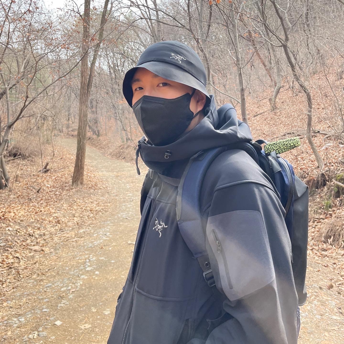Palace x Arc'teryx Sinsolo Hat Black - 20FW 착용 스타일 - 2