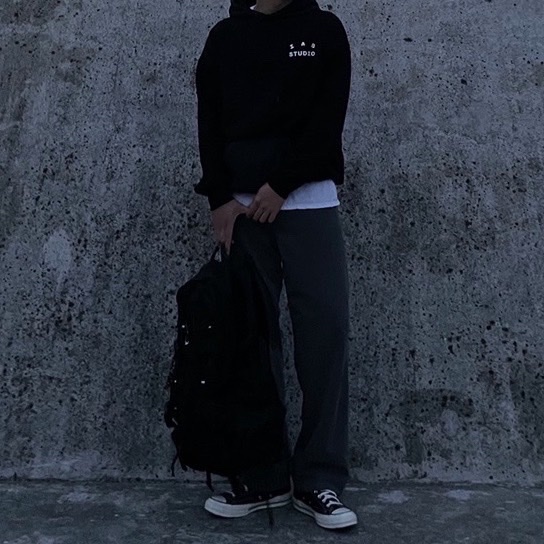 IAB Studio Woven Hoodie Black 착용 스타일 - 1