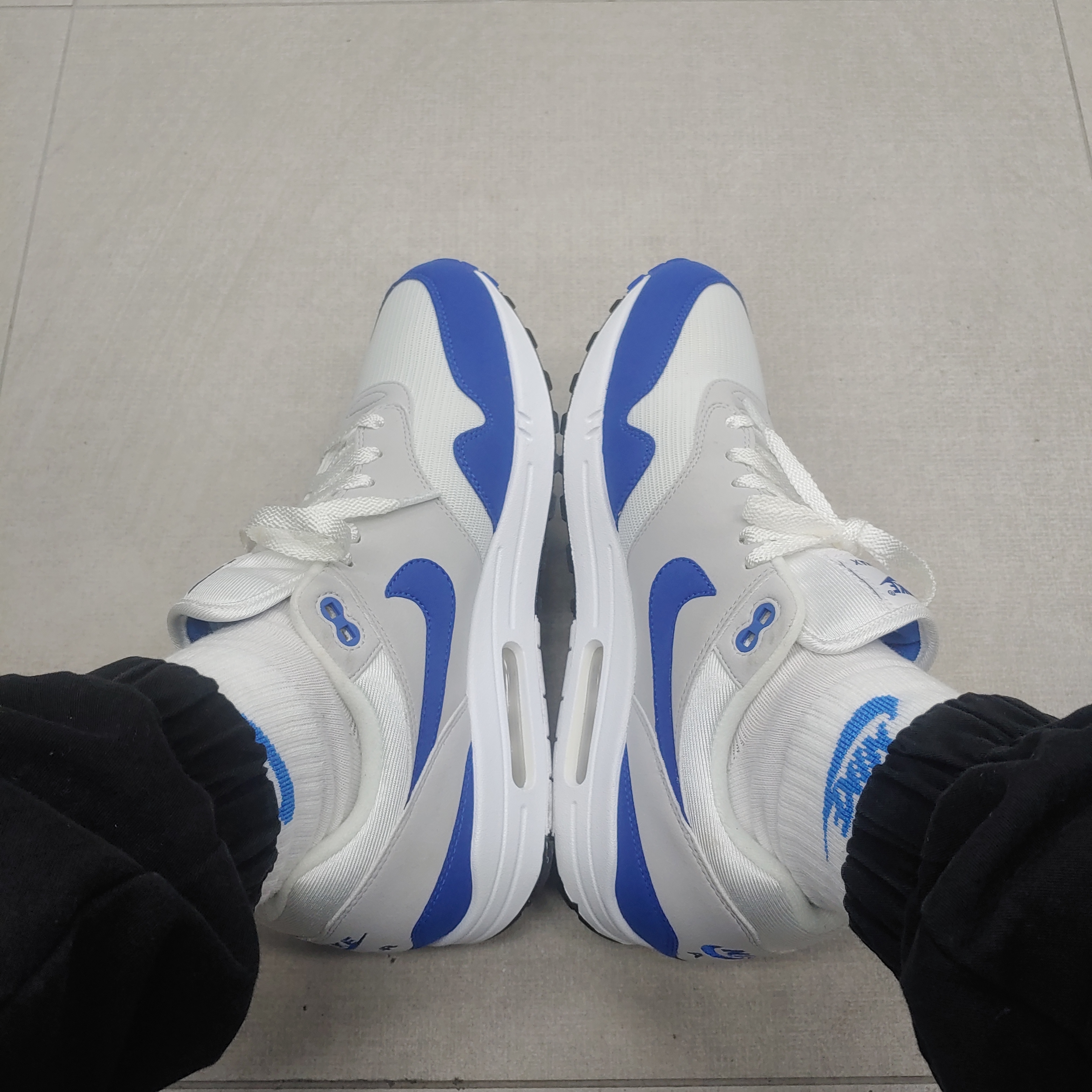 Nike Air Max 1 Anniversary Royal (2017 Restock Pair) 착용 스타일 - 1