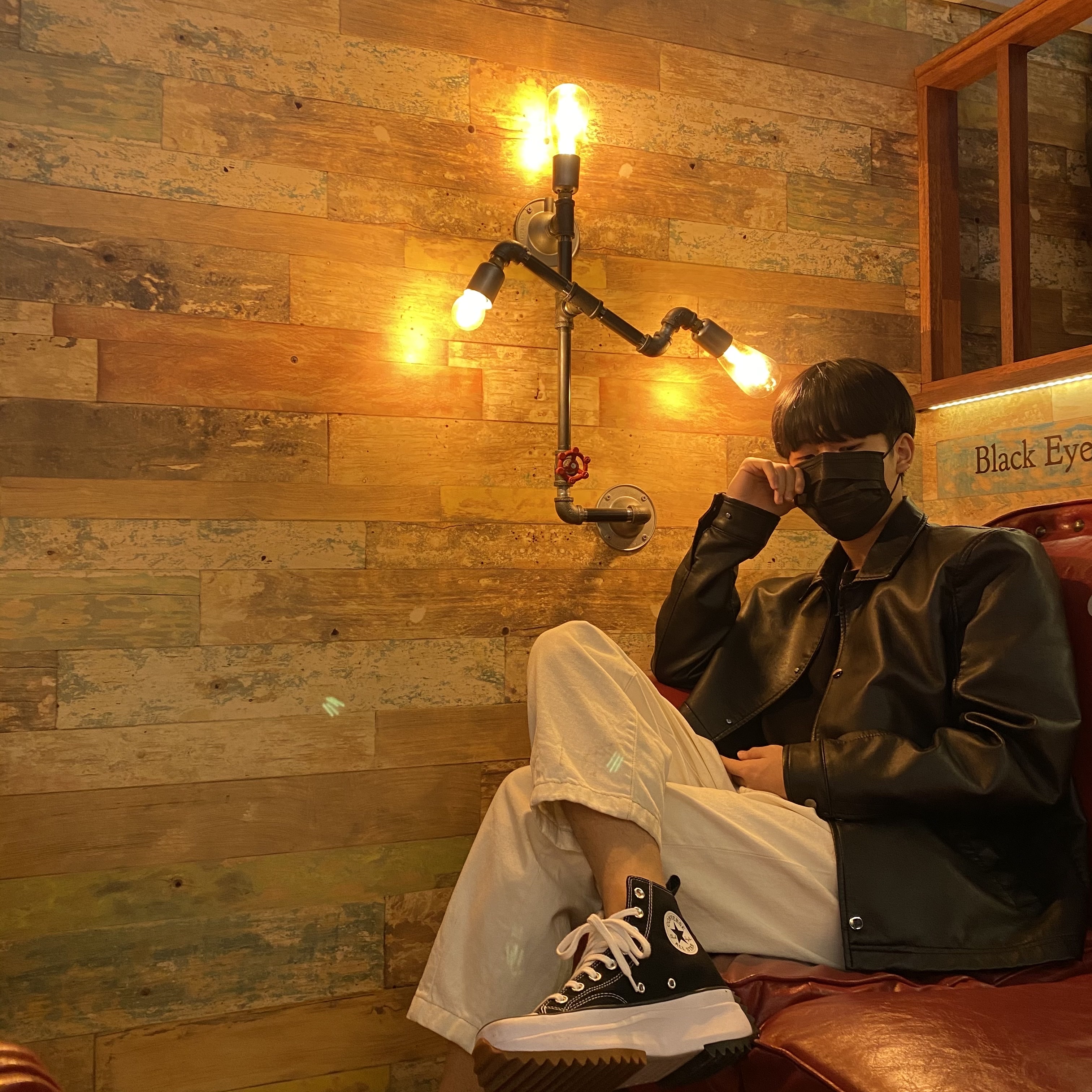 Converse Run Star Hike Hi Black White Gum 착용 스타일