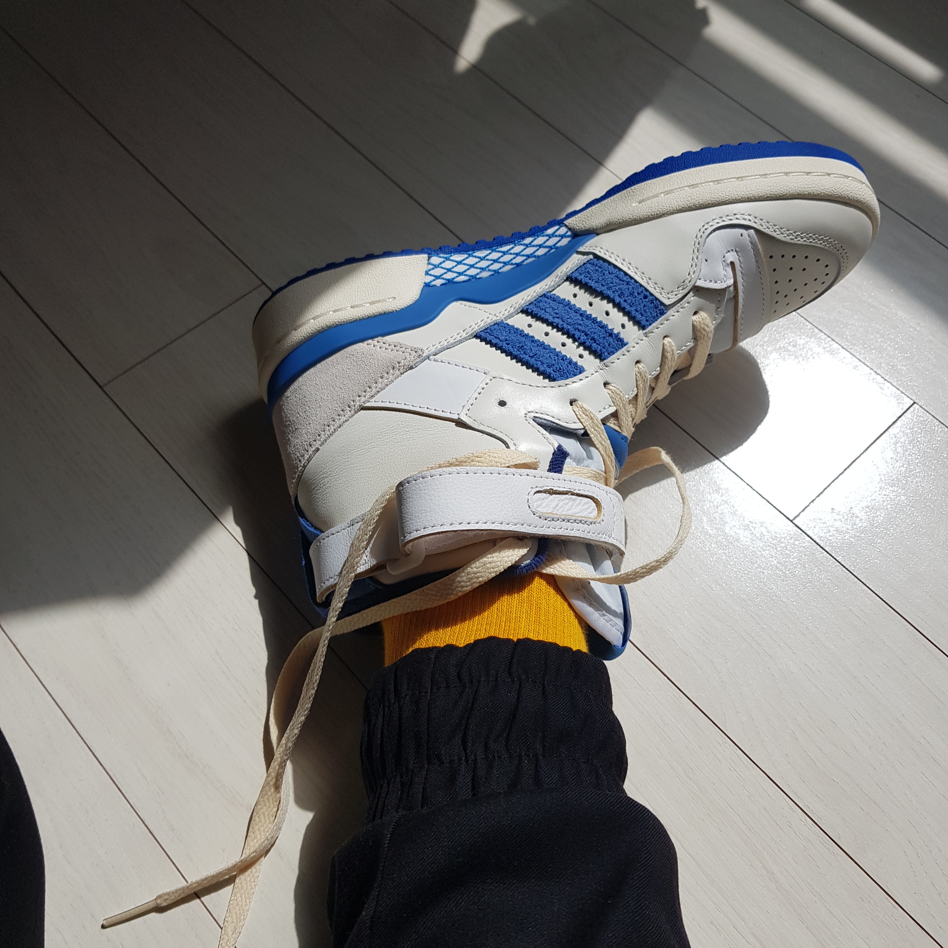 Adidas OG Forum 84 High Blue Thread 착용 스타일 - 1