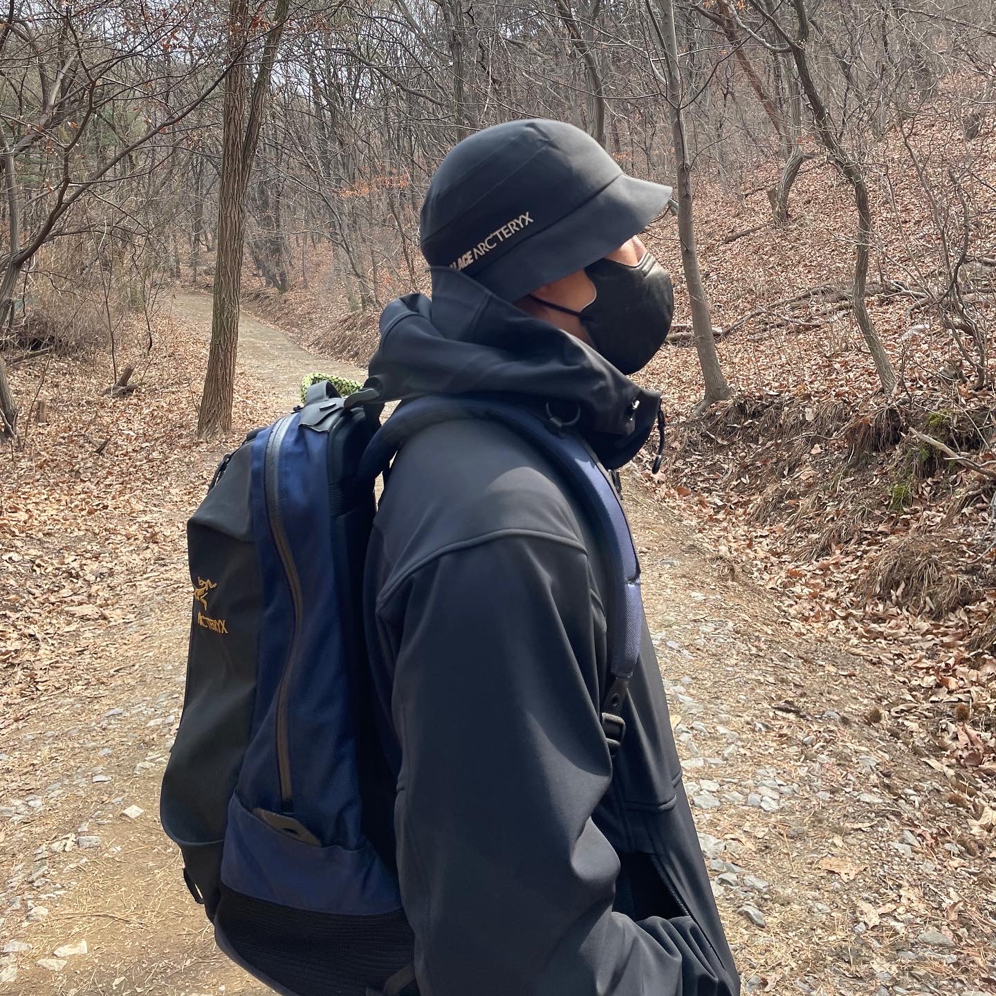 Palace x Arc'teryx Sinsolo Hat Black - 20FW 착용 스타일 - 3