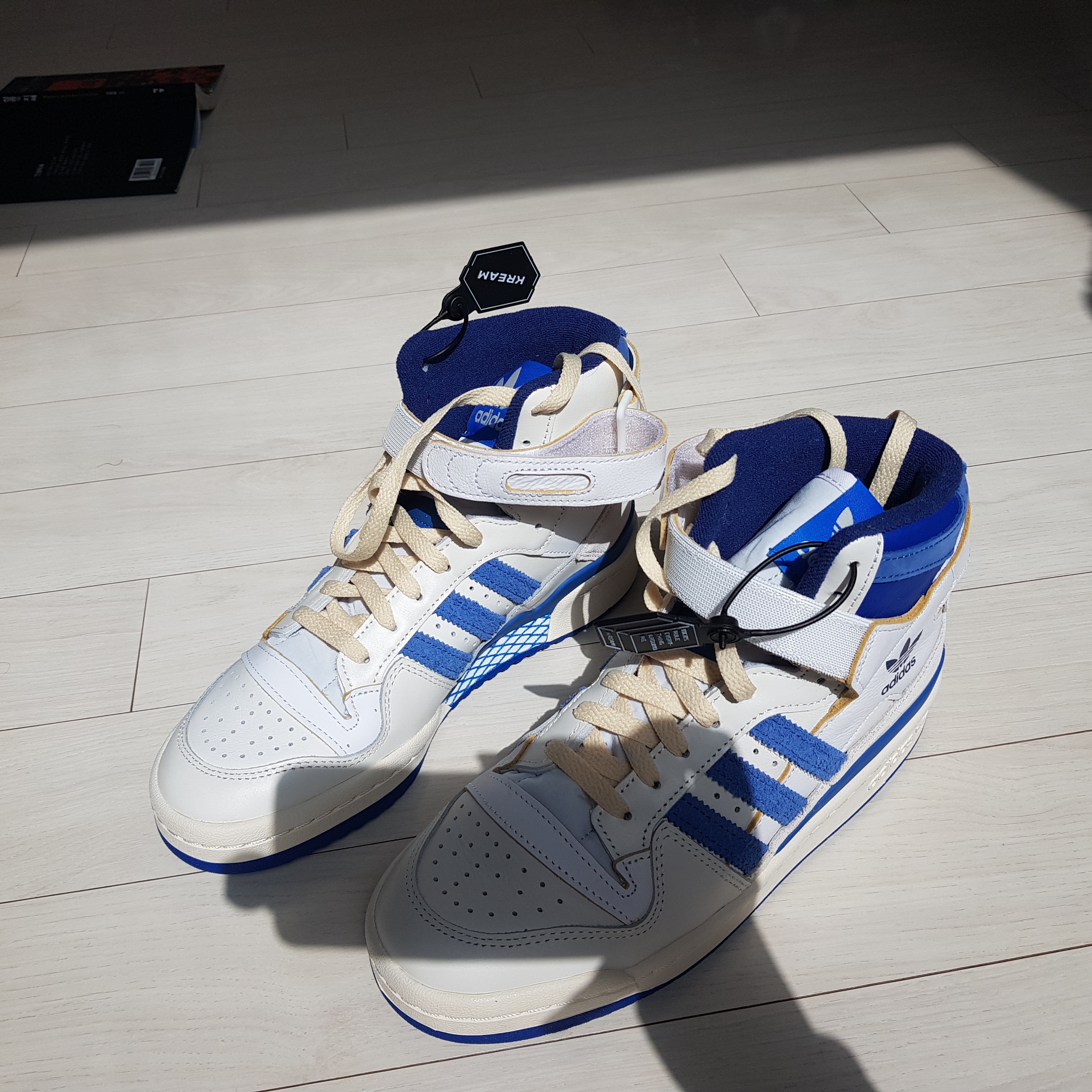Adidas OG Forum 84 High Blue Thread 착용 스타일 - 2
