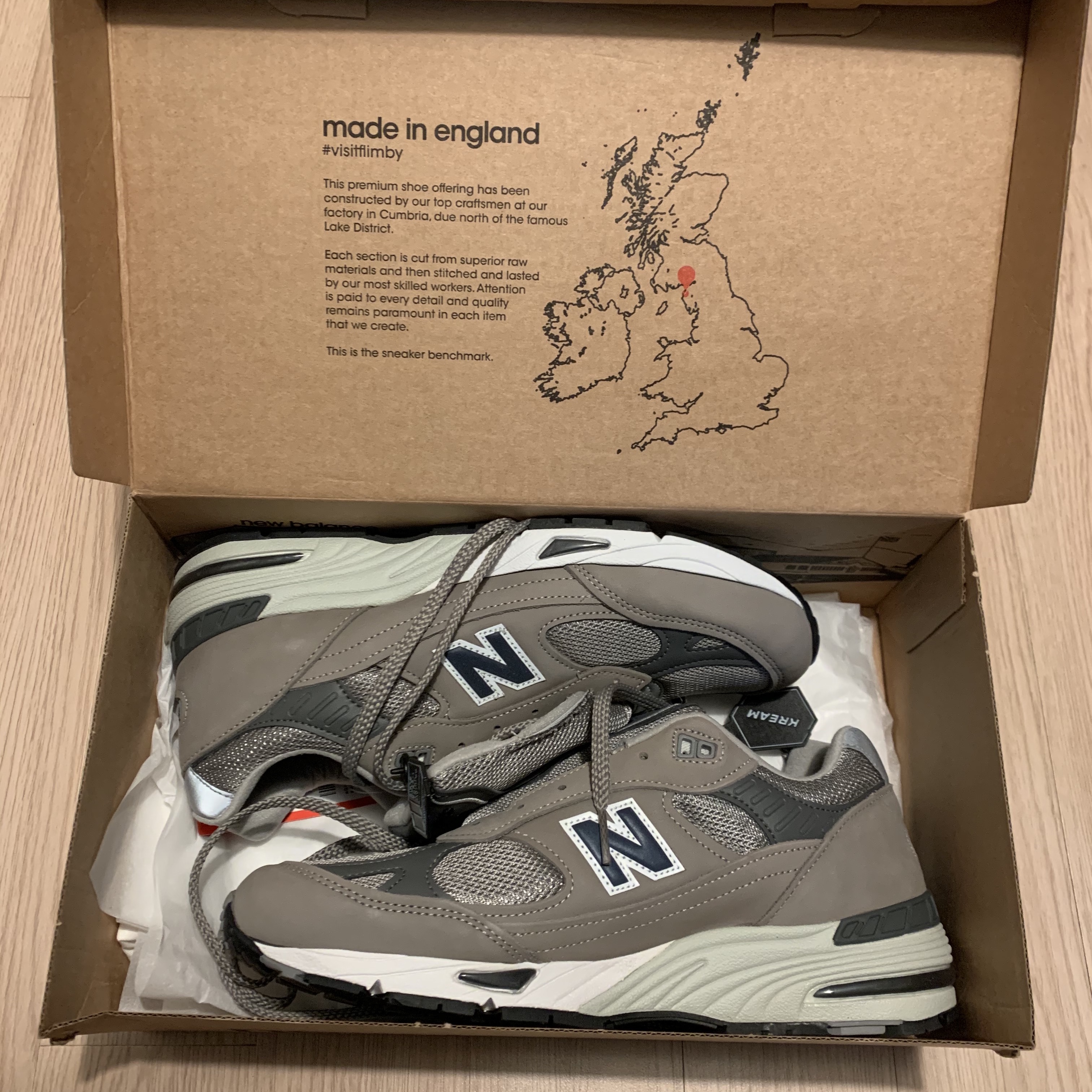 New Balance 991 Made in UK 20th Anniversary Grey 착용 스타일