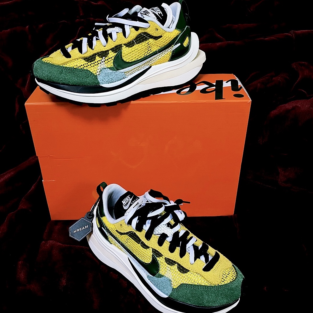 Nike x Sacai VaporWaffle Tour Yellow & Gorge Green Sail 착용 스타일 - 1