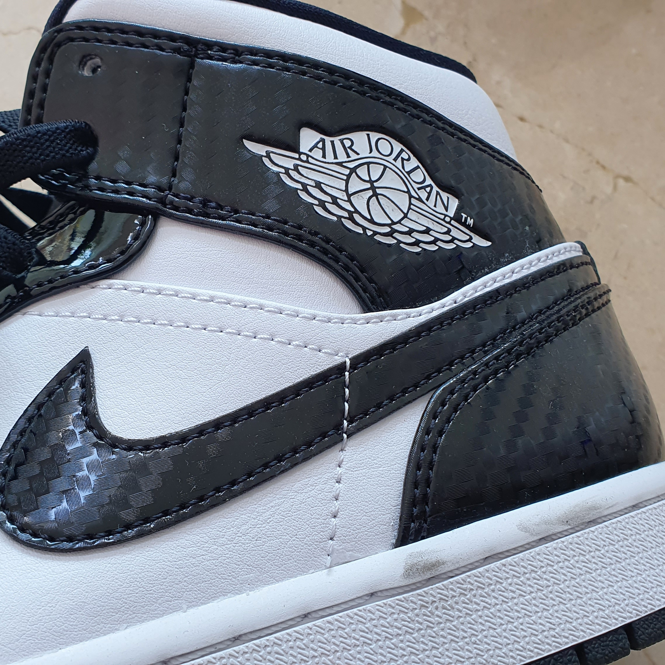 Jordan 1 Mid SE ASW Black 착용 스타일 - 2