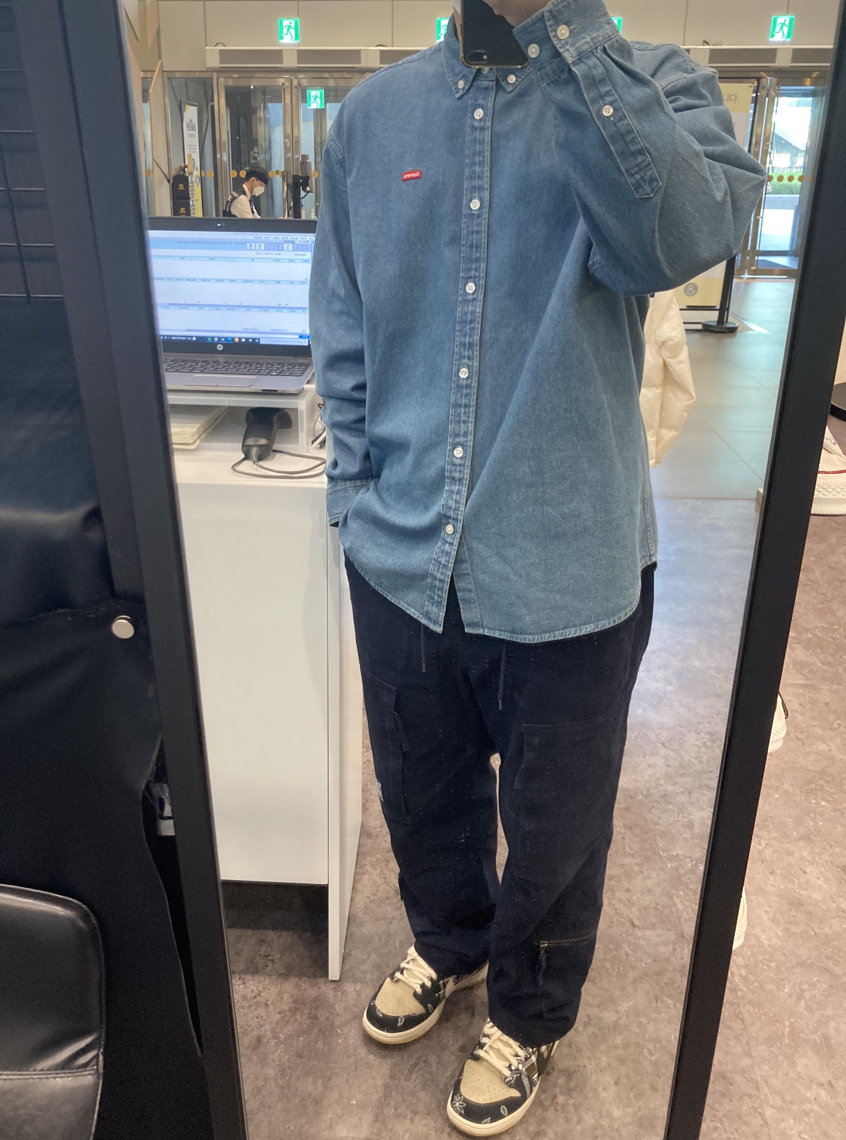 Nike x Travis Scott SB Dunk Low, Supreme Small Box Twill Shirt Denim - 21FW 착용 스타일