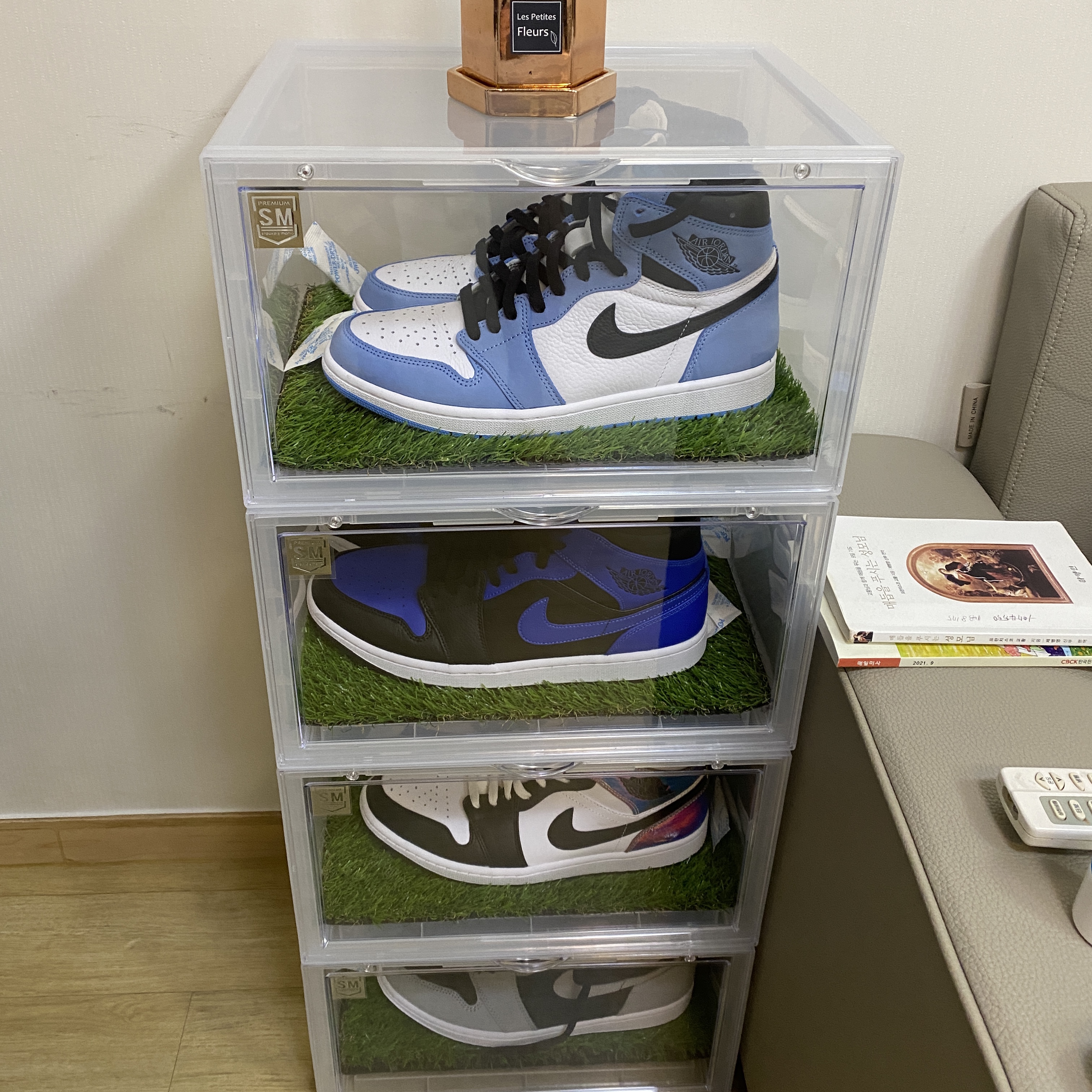 Jordan 1 Retro High OG University Blue, Jordan 1 Mid Black Hyper Royal 착용 스타일