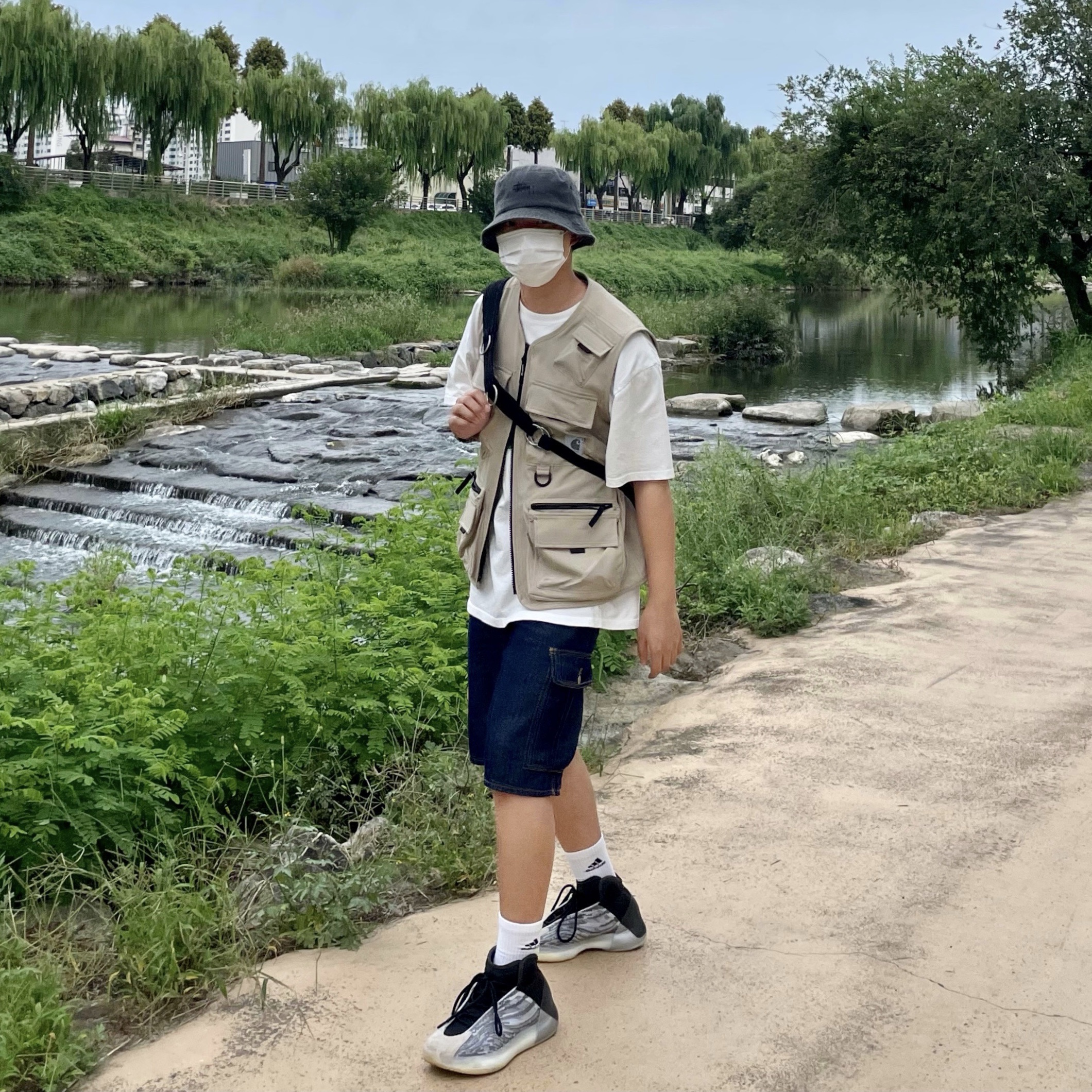 Adidas Yeezy QNTM Lifestyle 착용 스타일