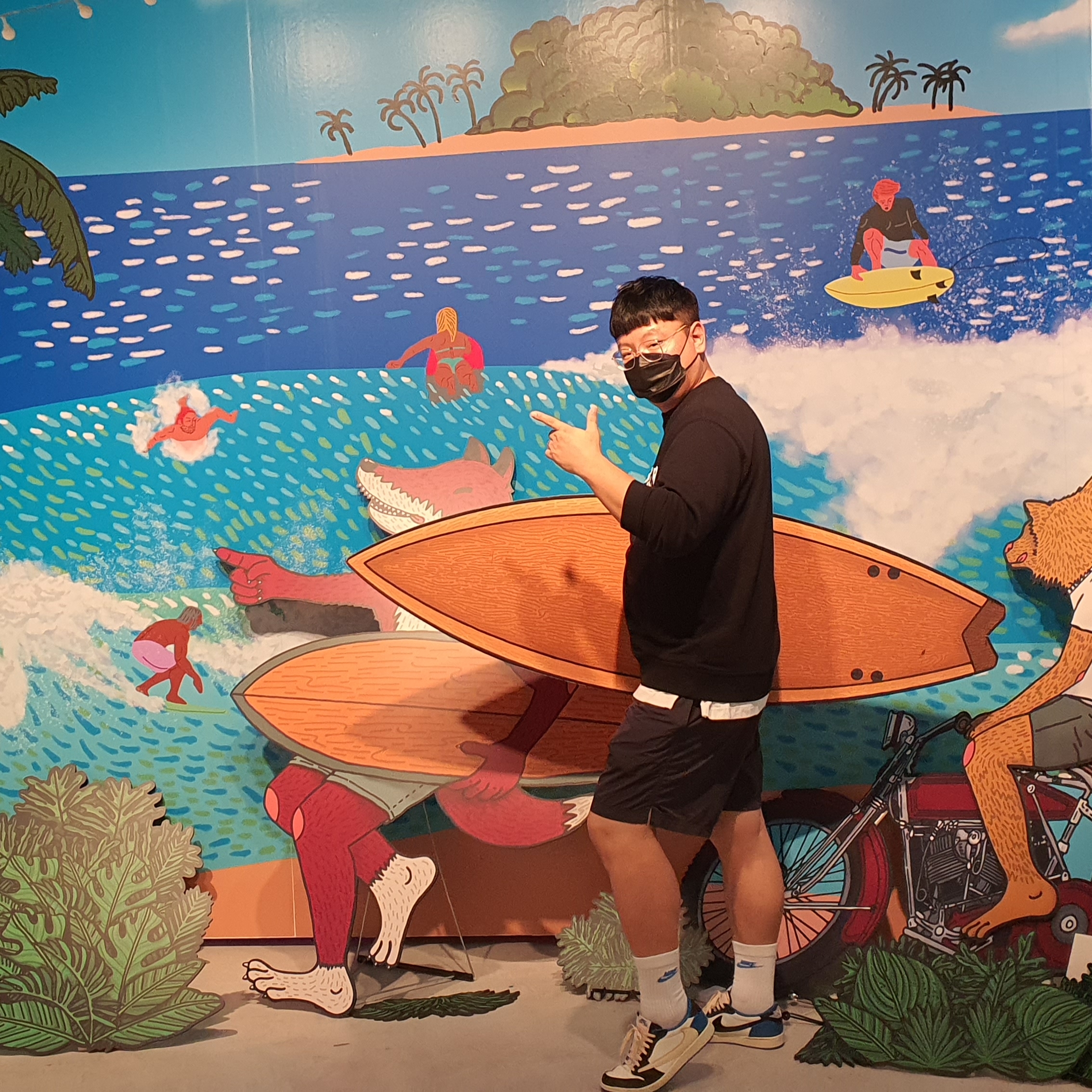 Jordan 1 x Travis Scott x Fragment Retro Low OG SP Military Blue, Nike x Stussy Water Shorts Off Noir 착용 스타일